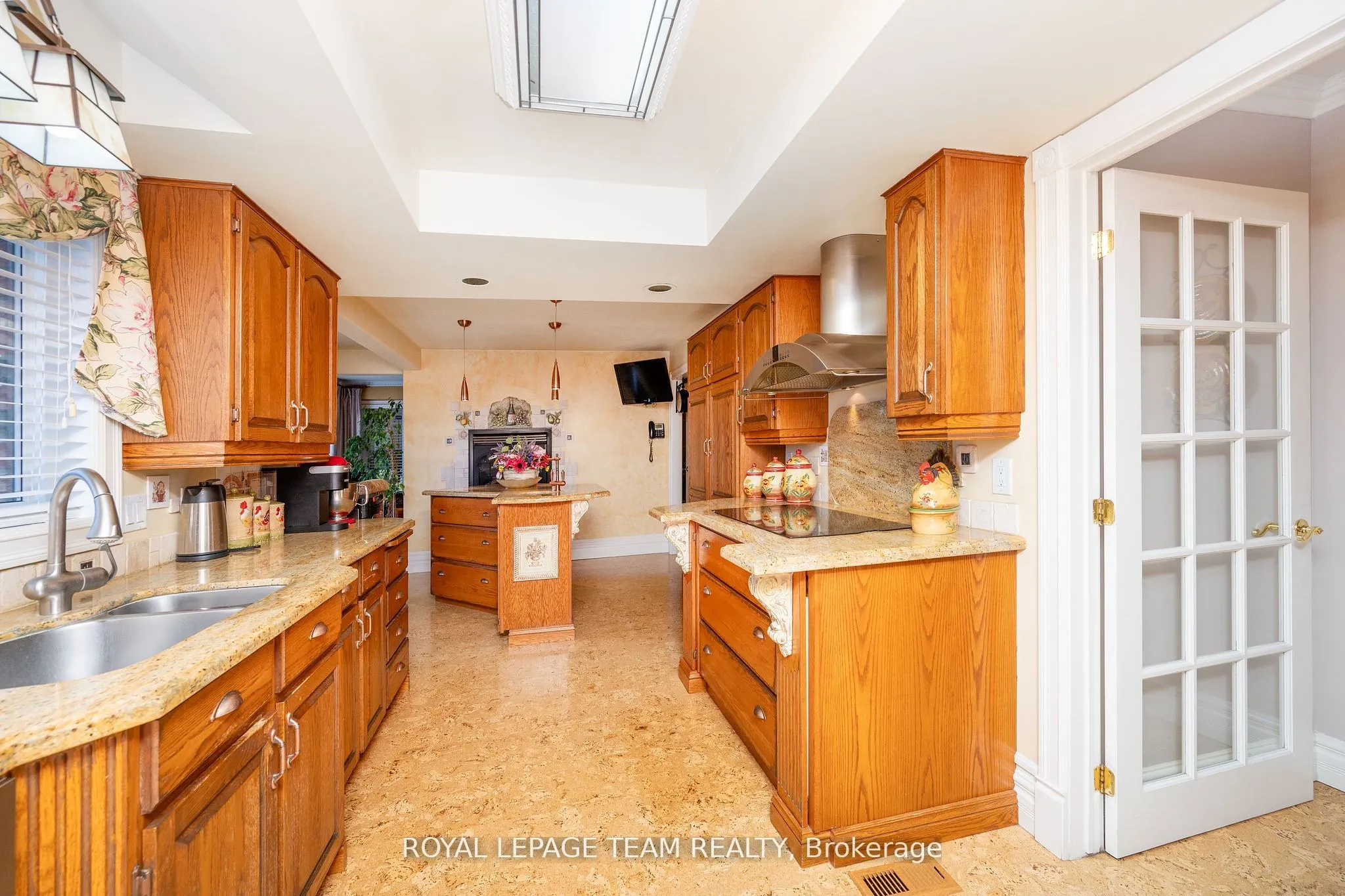 1100 Moffatt Drive
