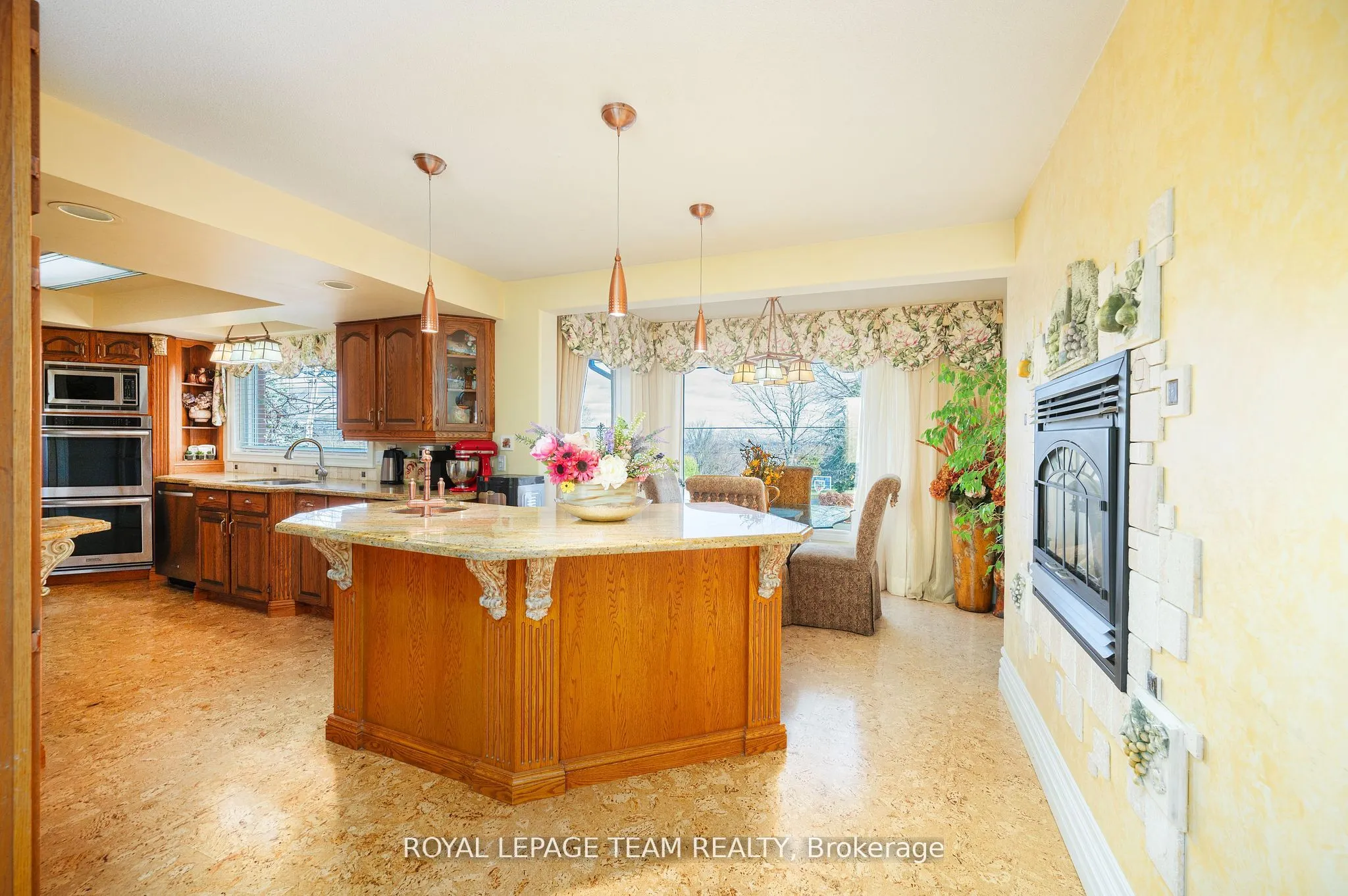 1100 Moffatt Drive