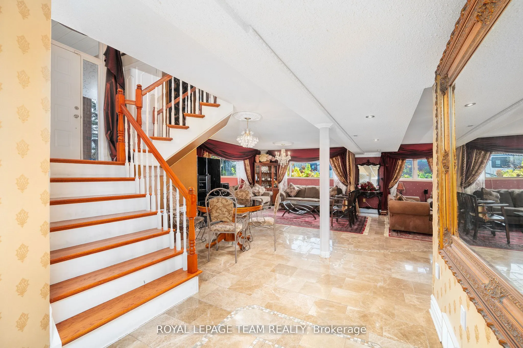 1100 Moffatt Drive