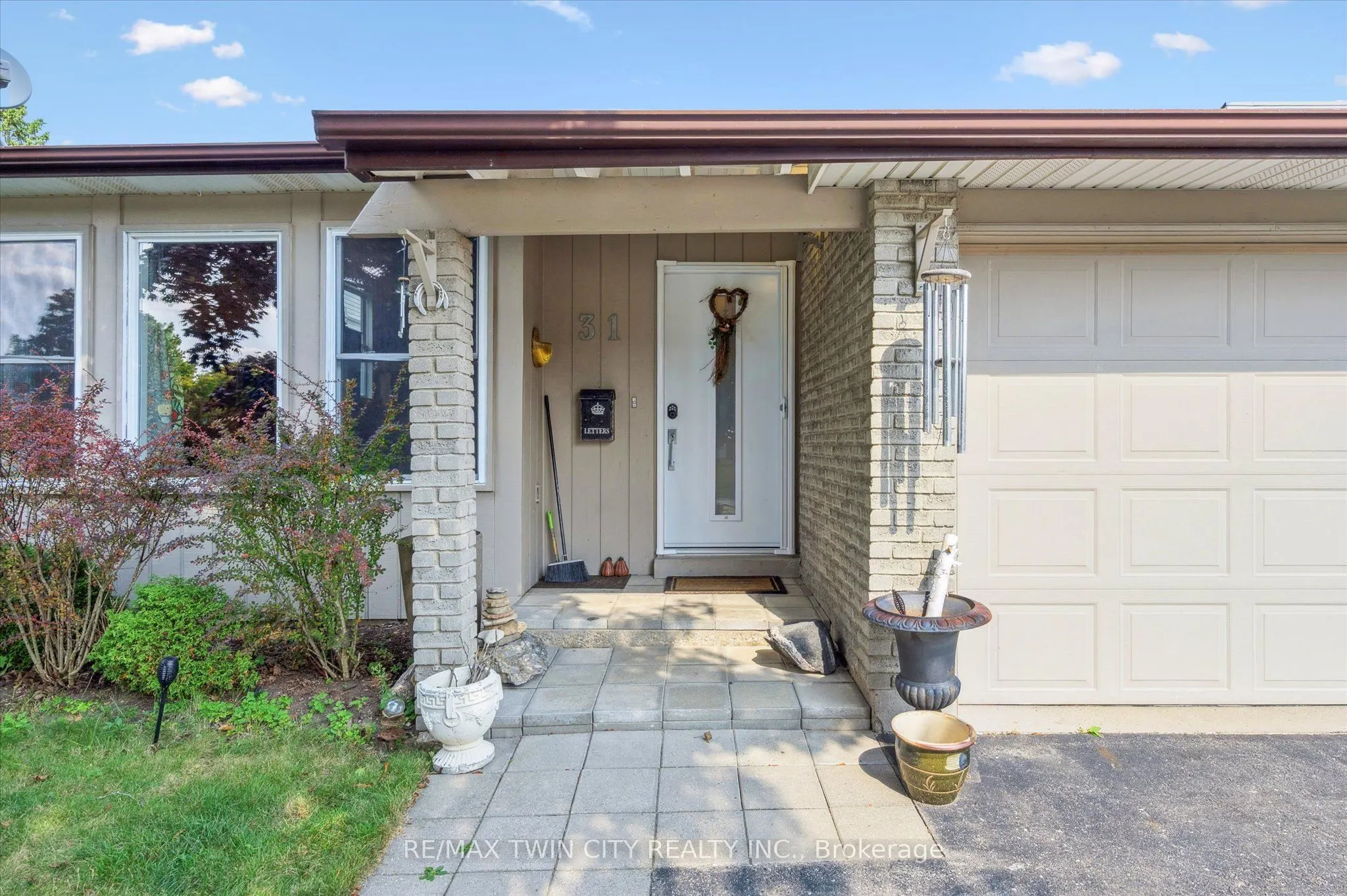 31 Saxony Circle
