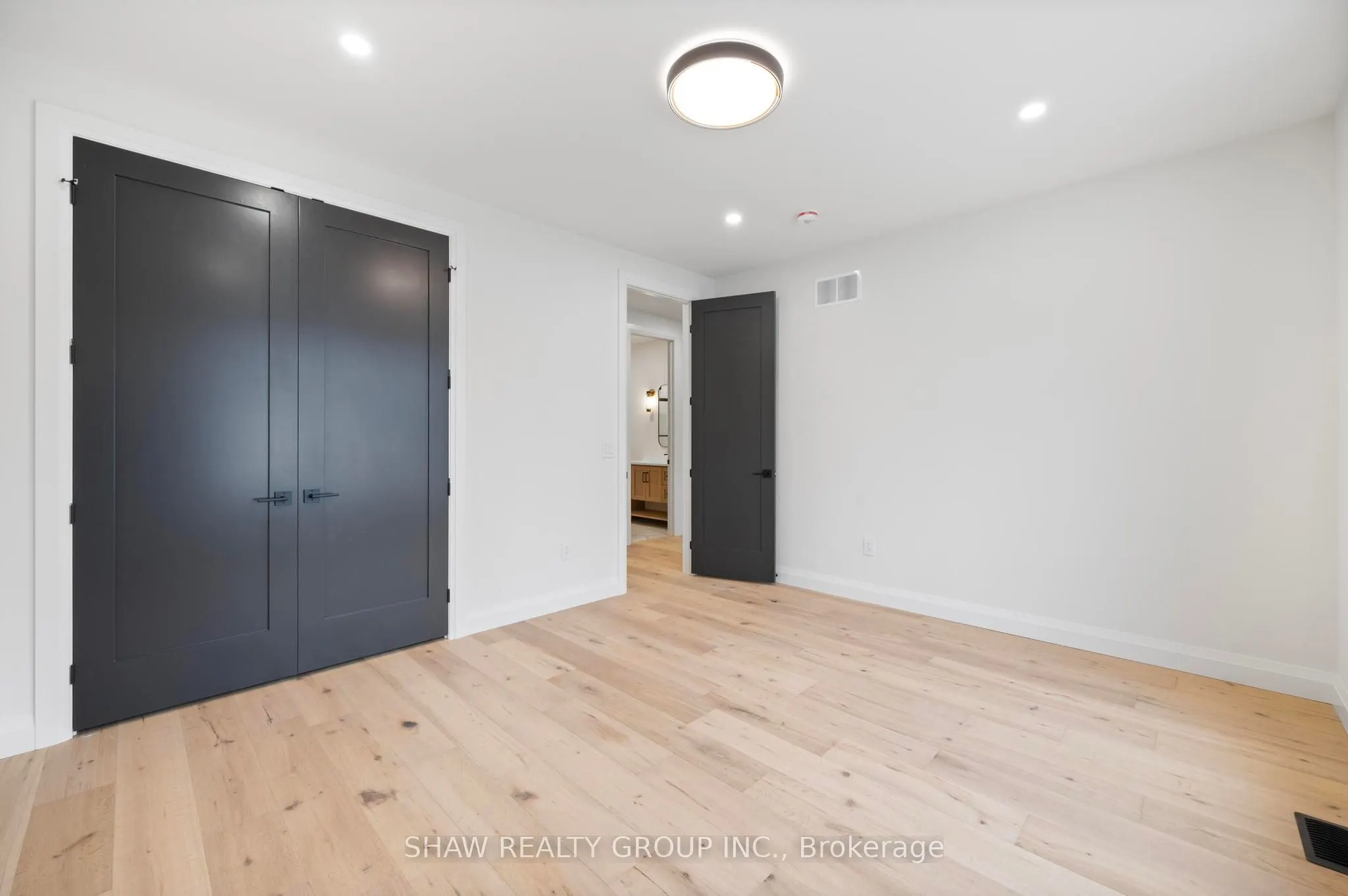 33 Glen Eagle Court