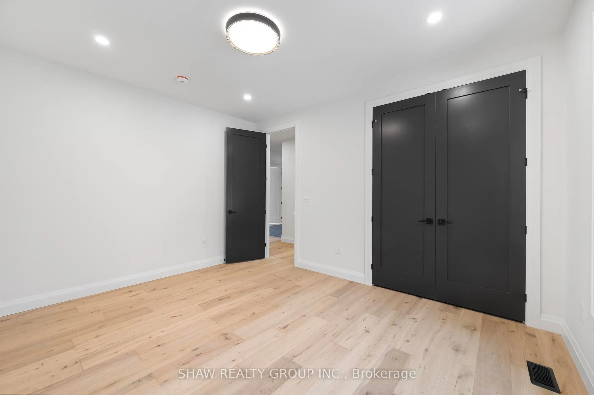33 Glen Eagle Court