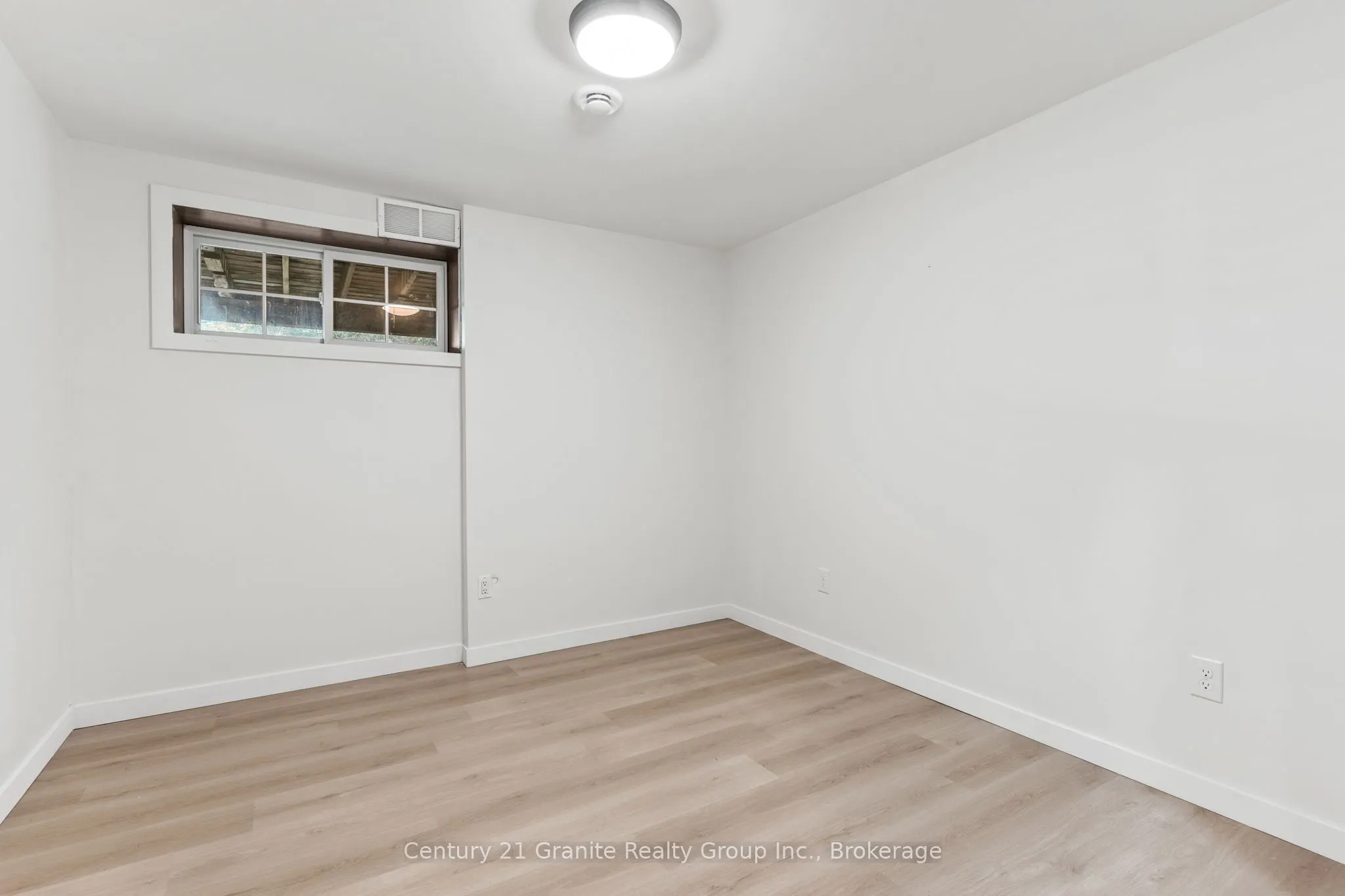 8 MCKAY Street