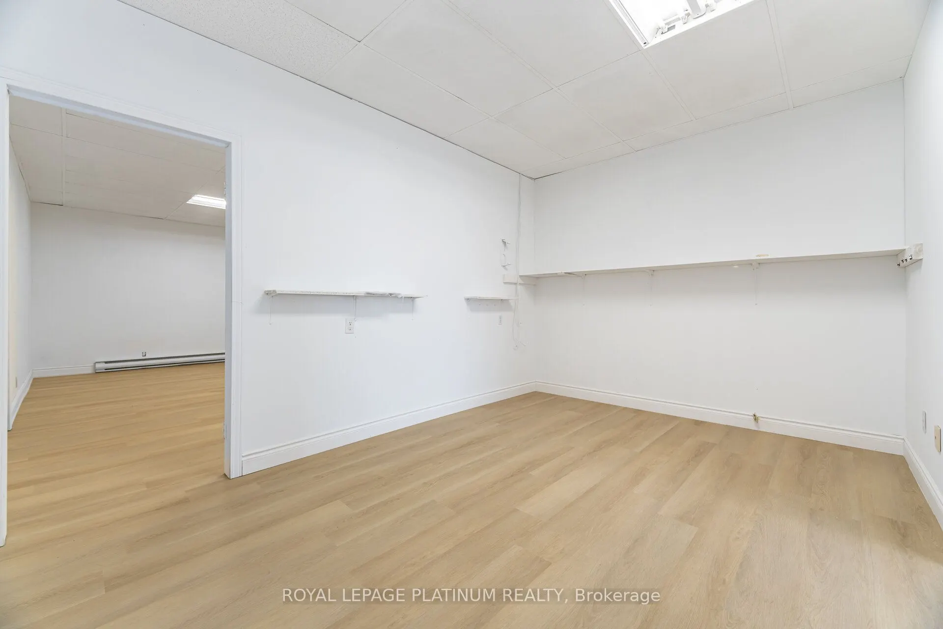 481 Dundas Street W, #3