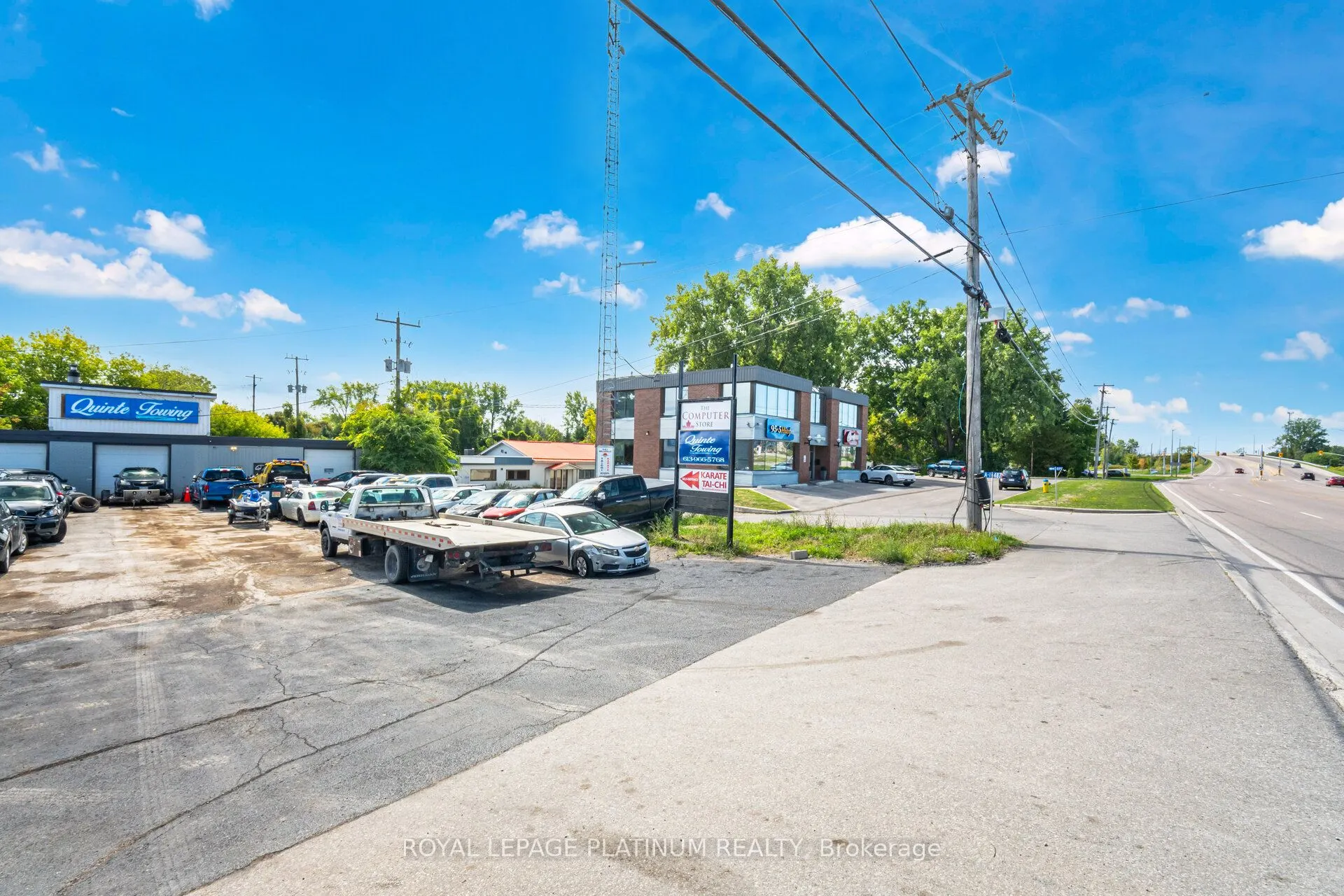 481 Dundas Street W, #3