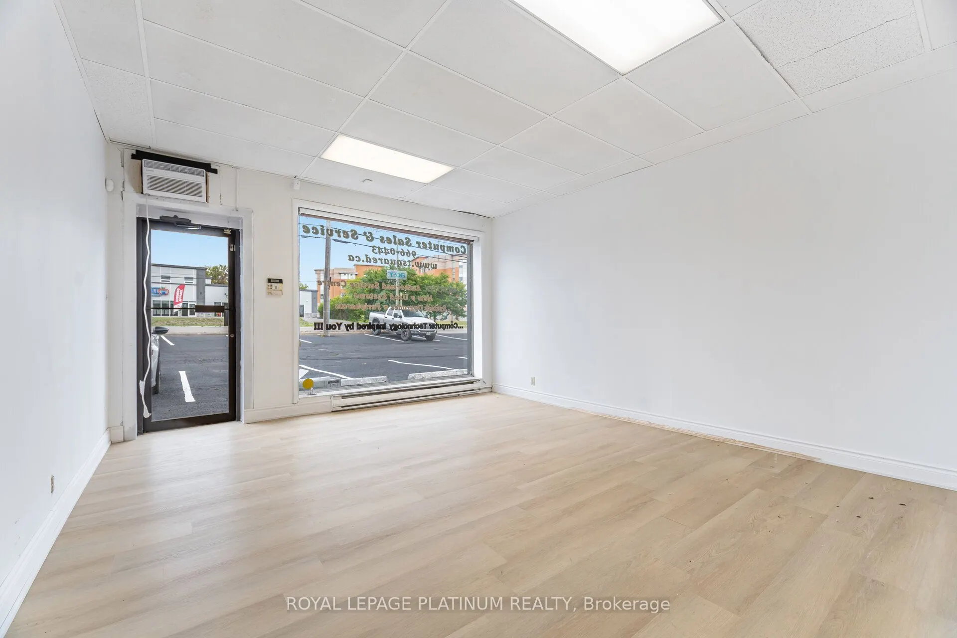 481 Dundas Street W, #3