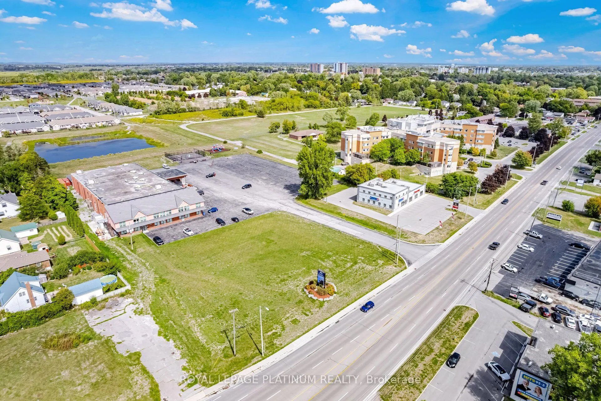 481 Dundas Street W, #3