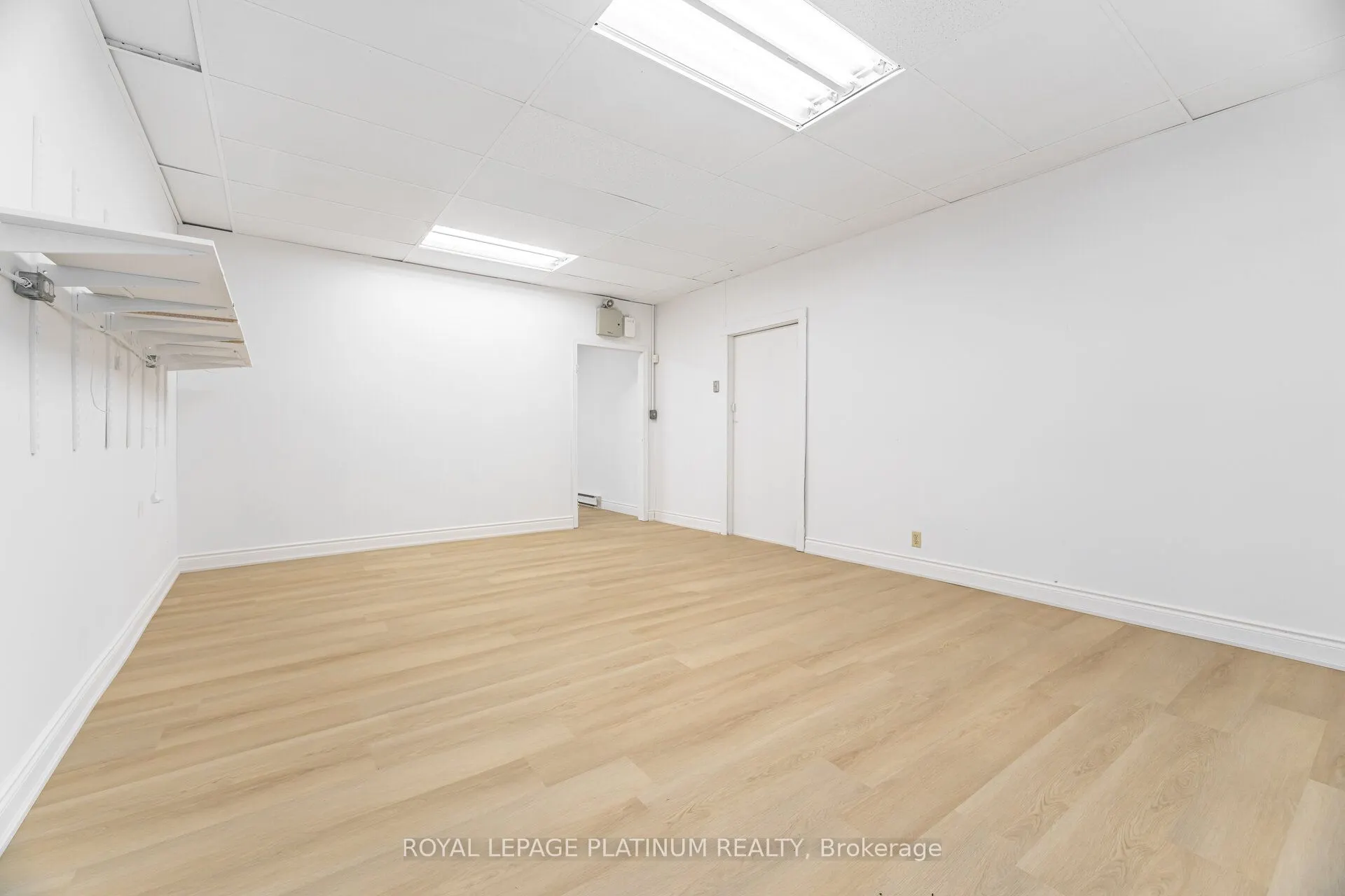 481 Dundas Street W, #3