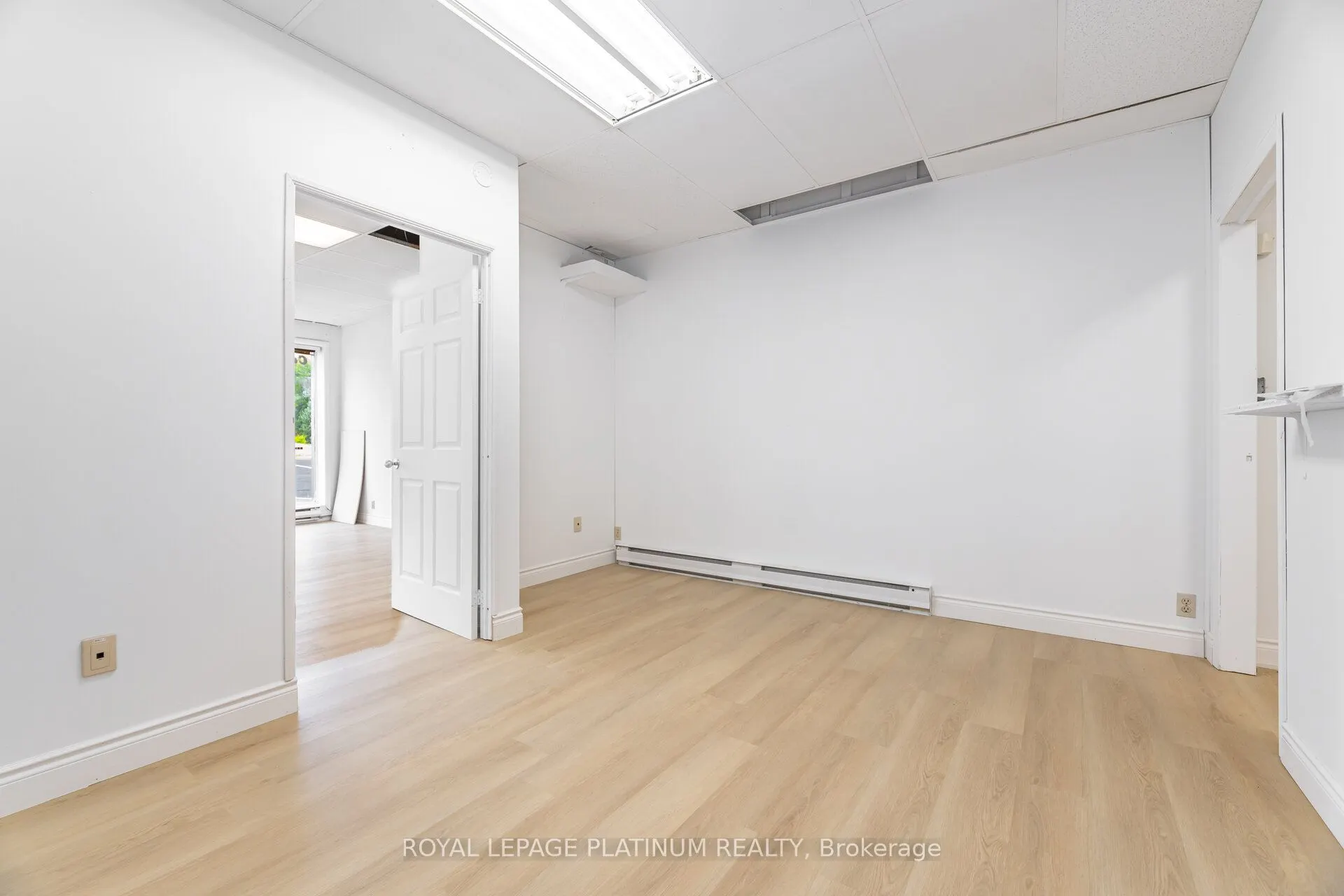 481 Dundas Street W, #3