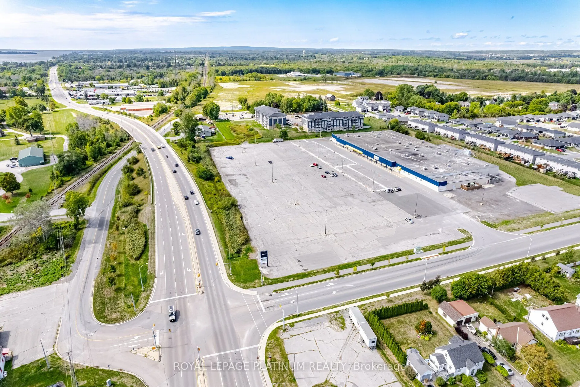 481 Dundas Street W, #3