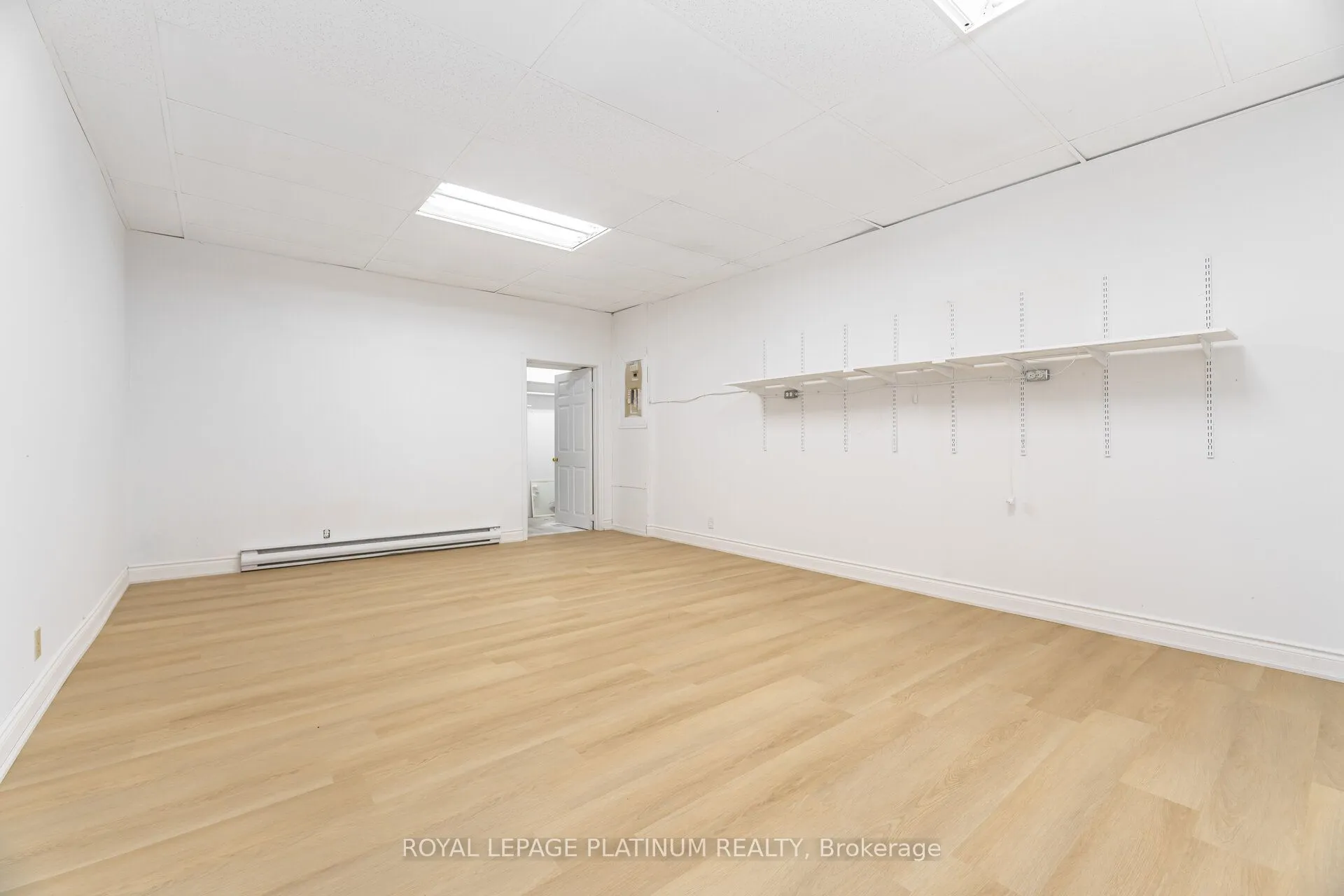 481 Dundas Street W, #3