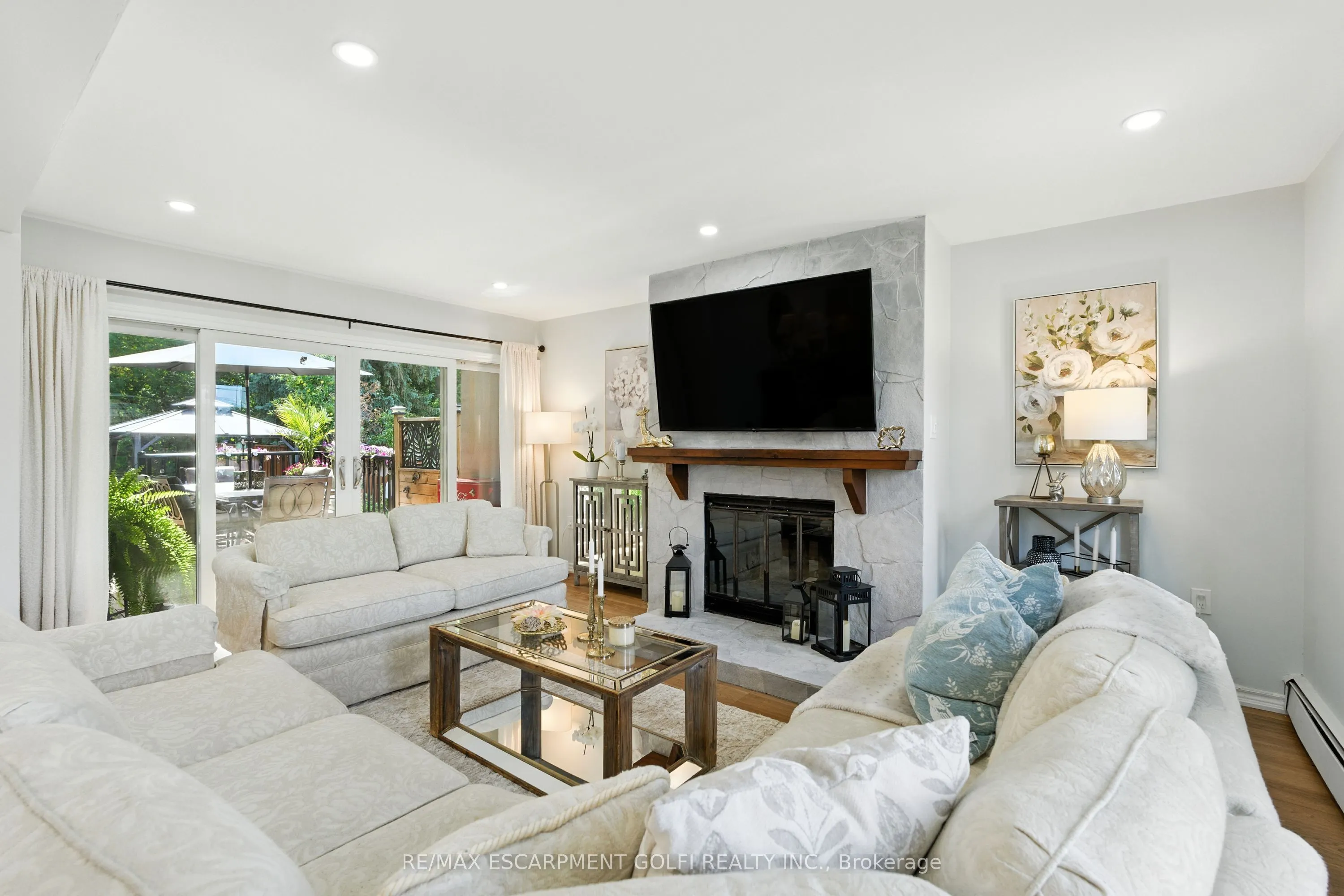 48 BRENTWOOD Drive