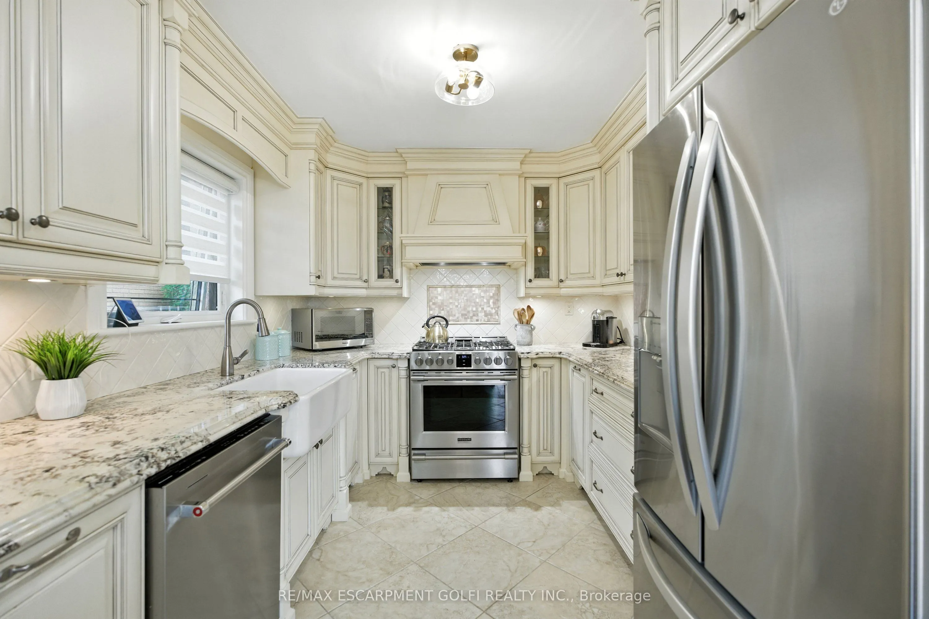 48 BRENTWOOD Drive