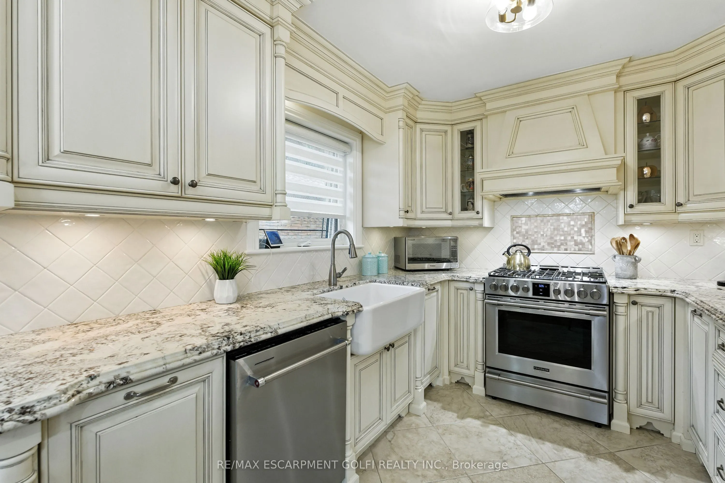 48 BRENTWOOD Drive