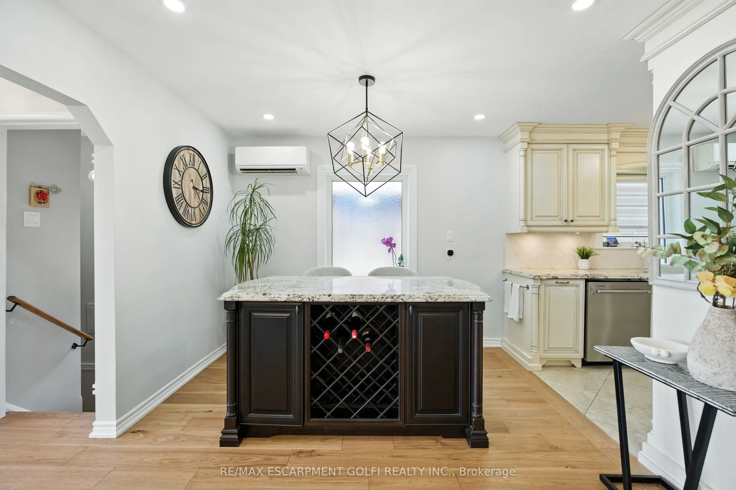 48 BRENTWOOD Drive
