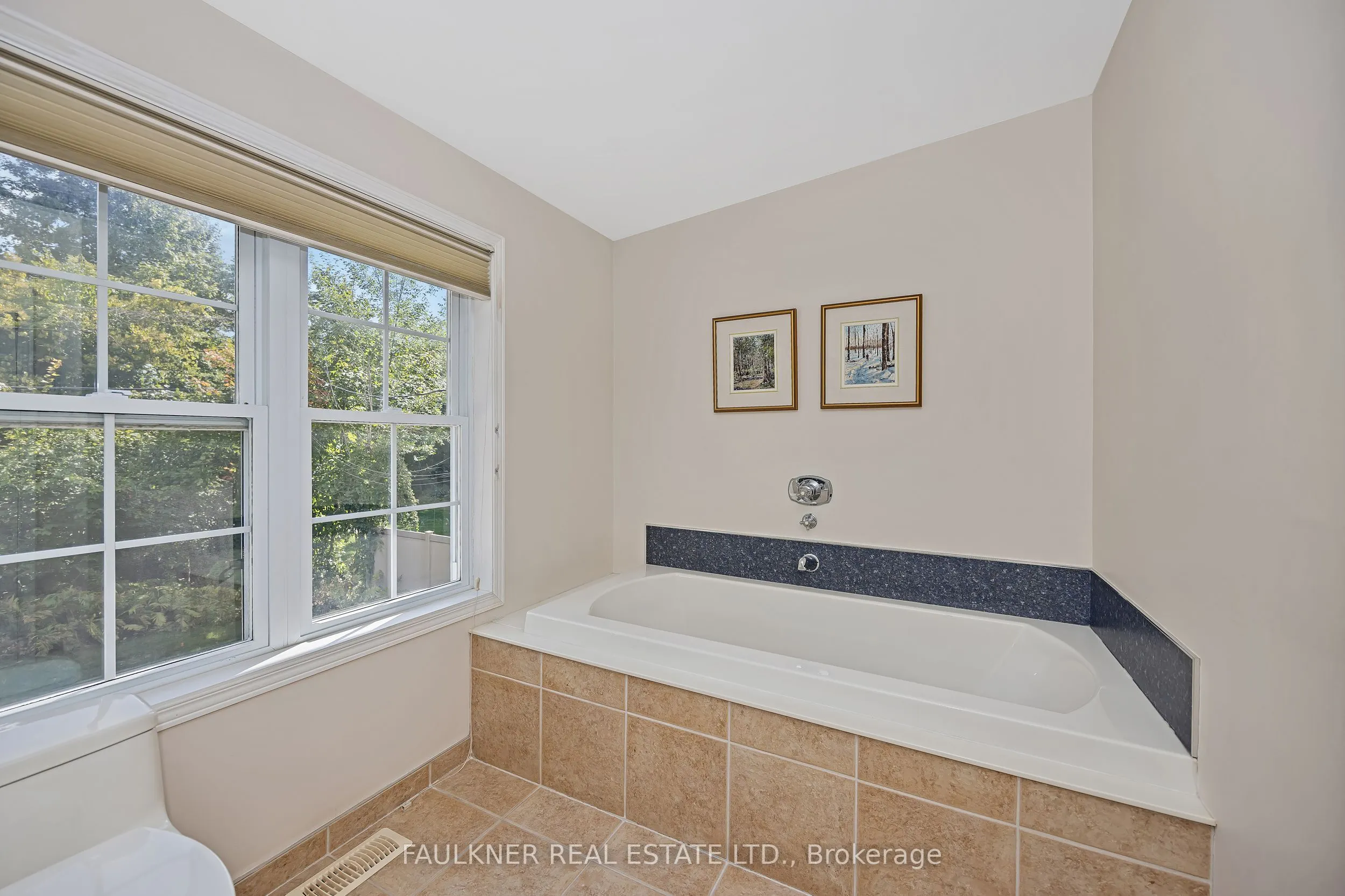 412 Thessaly Circle