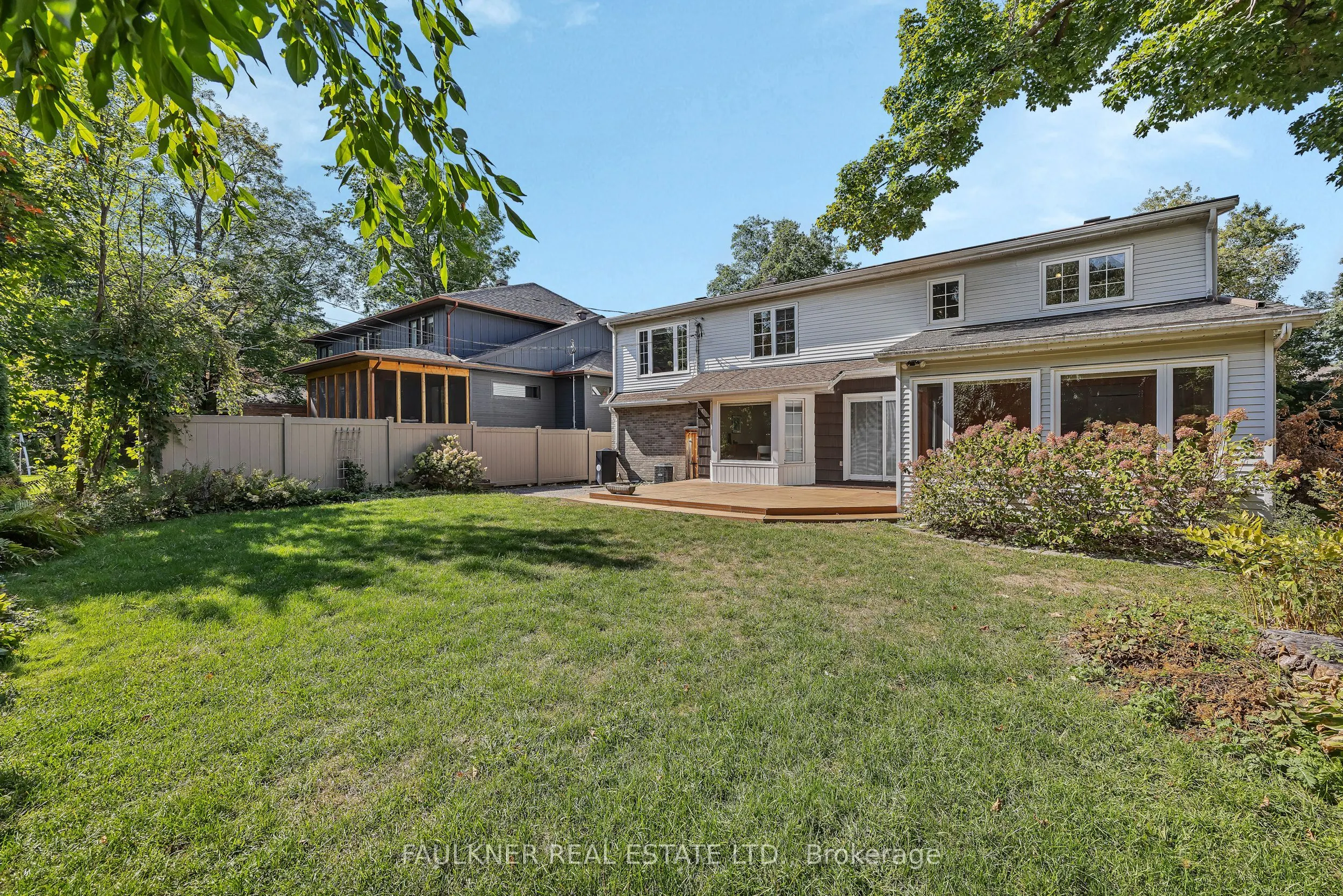 412 Thessaly Circle
