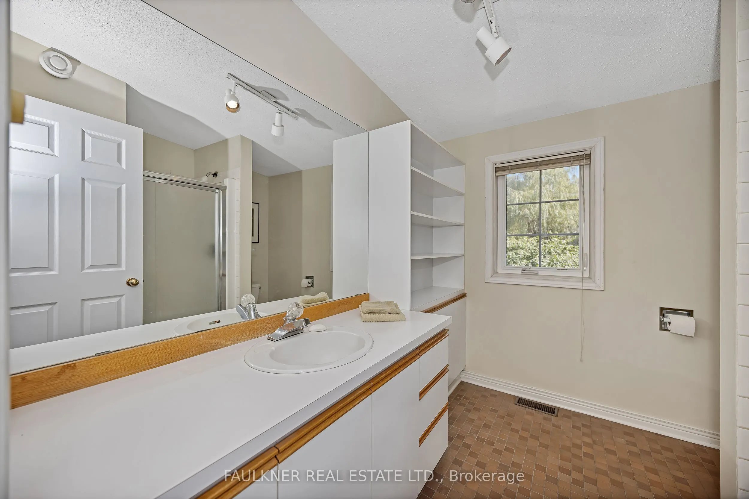 412 Thessaly Circle