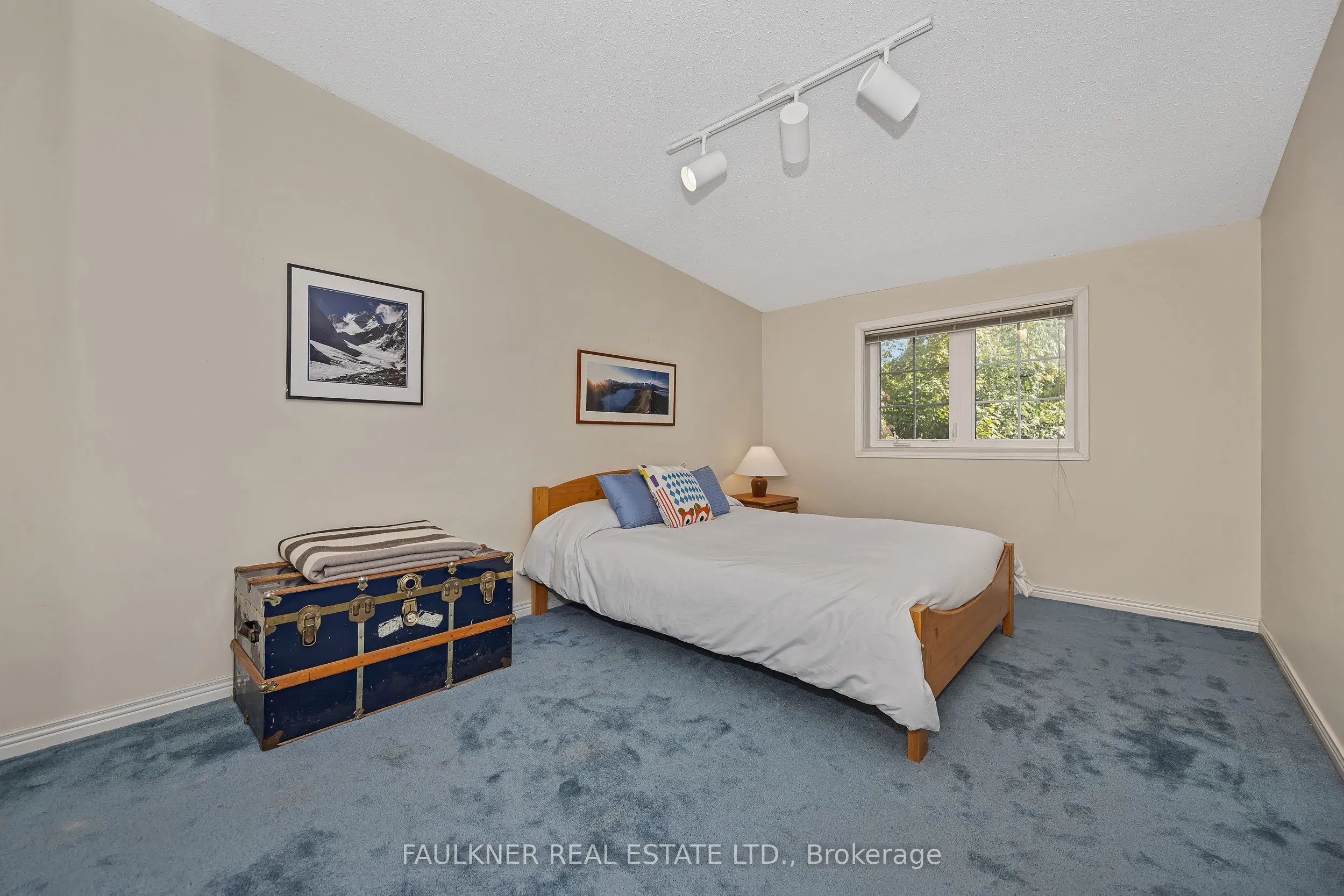 412 Thessaly Circle