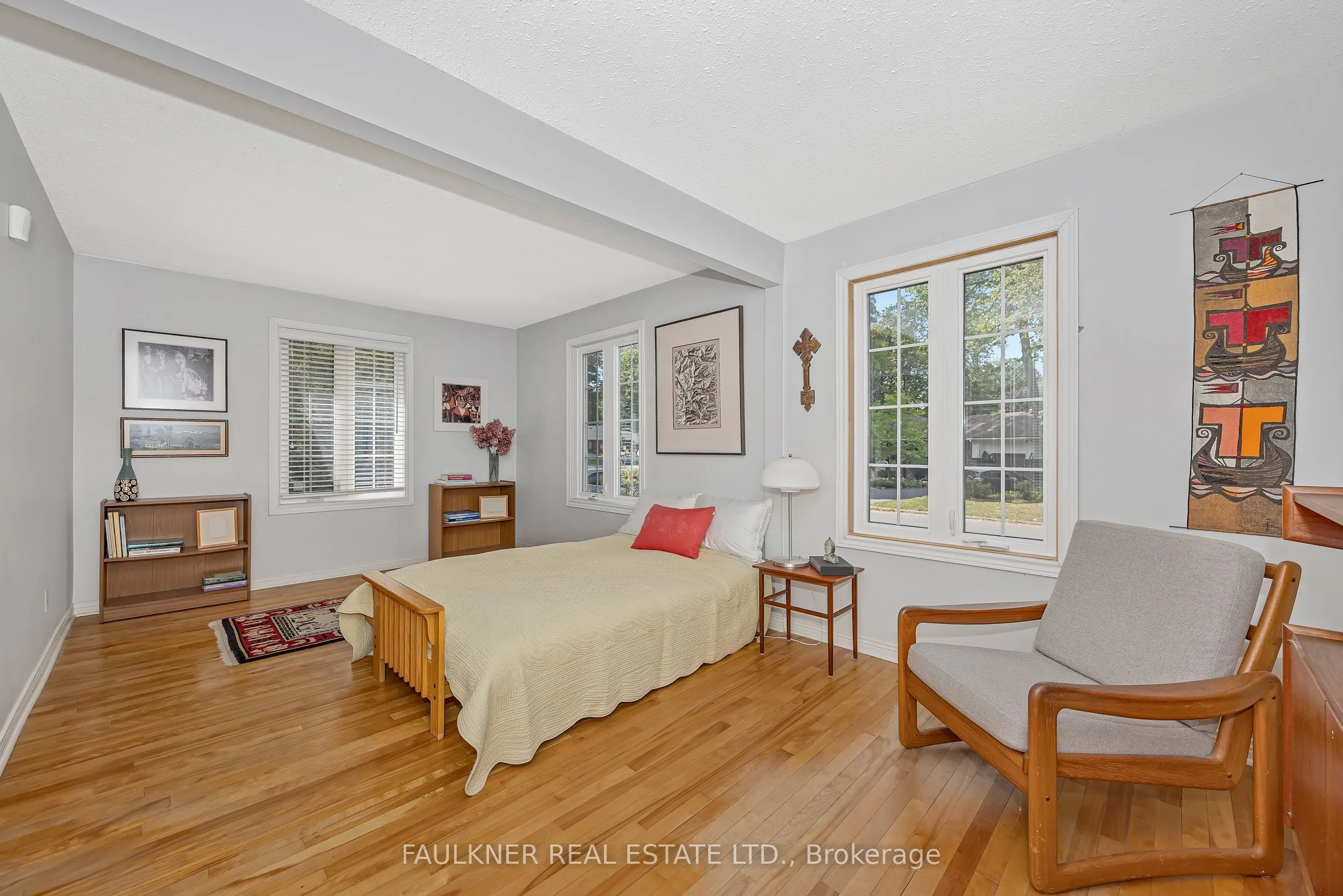 412 Thessaly Circle
