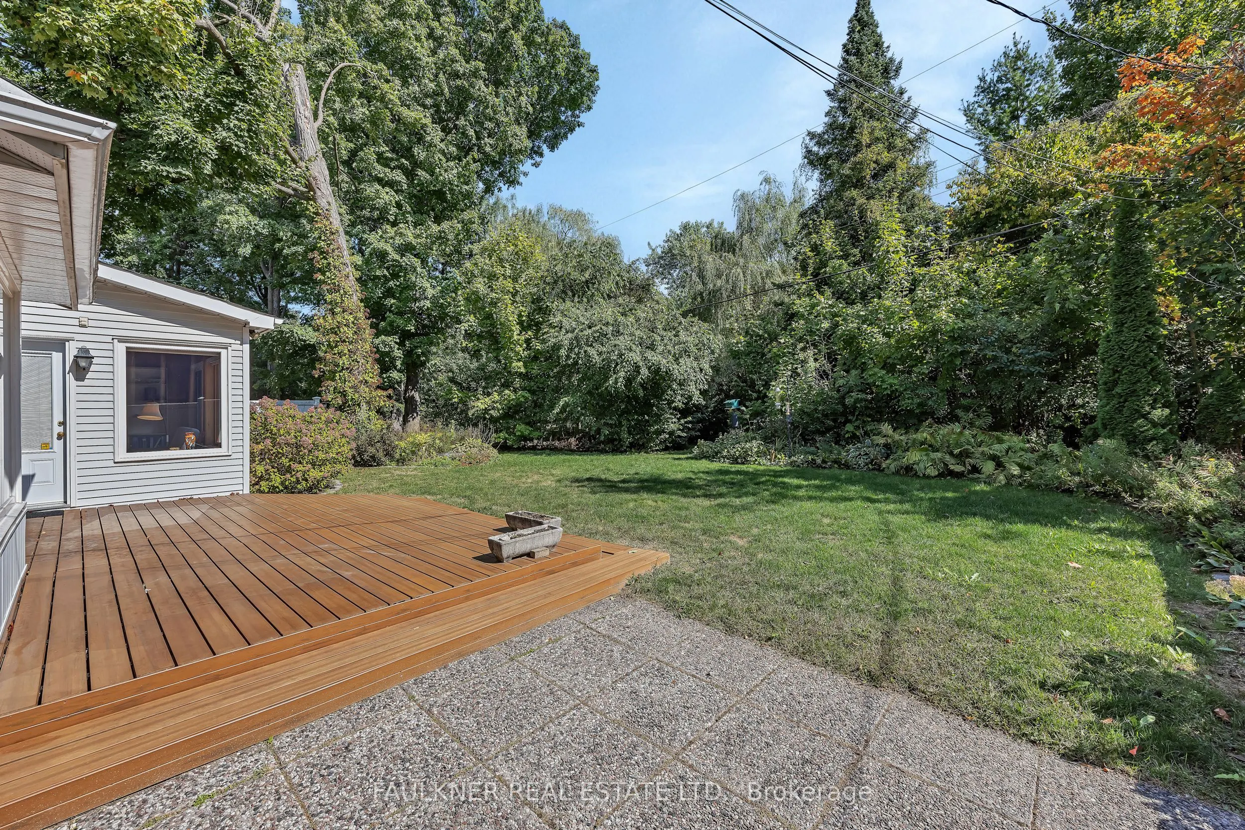412 Thessaly Circle
