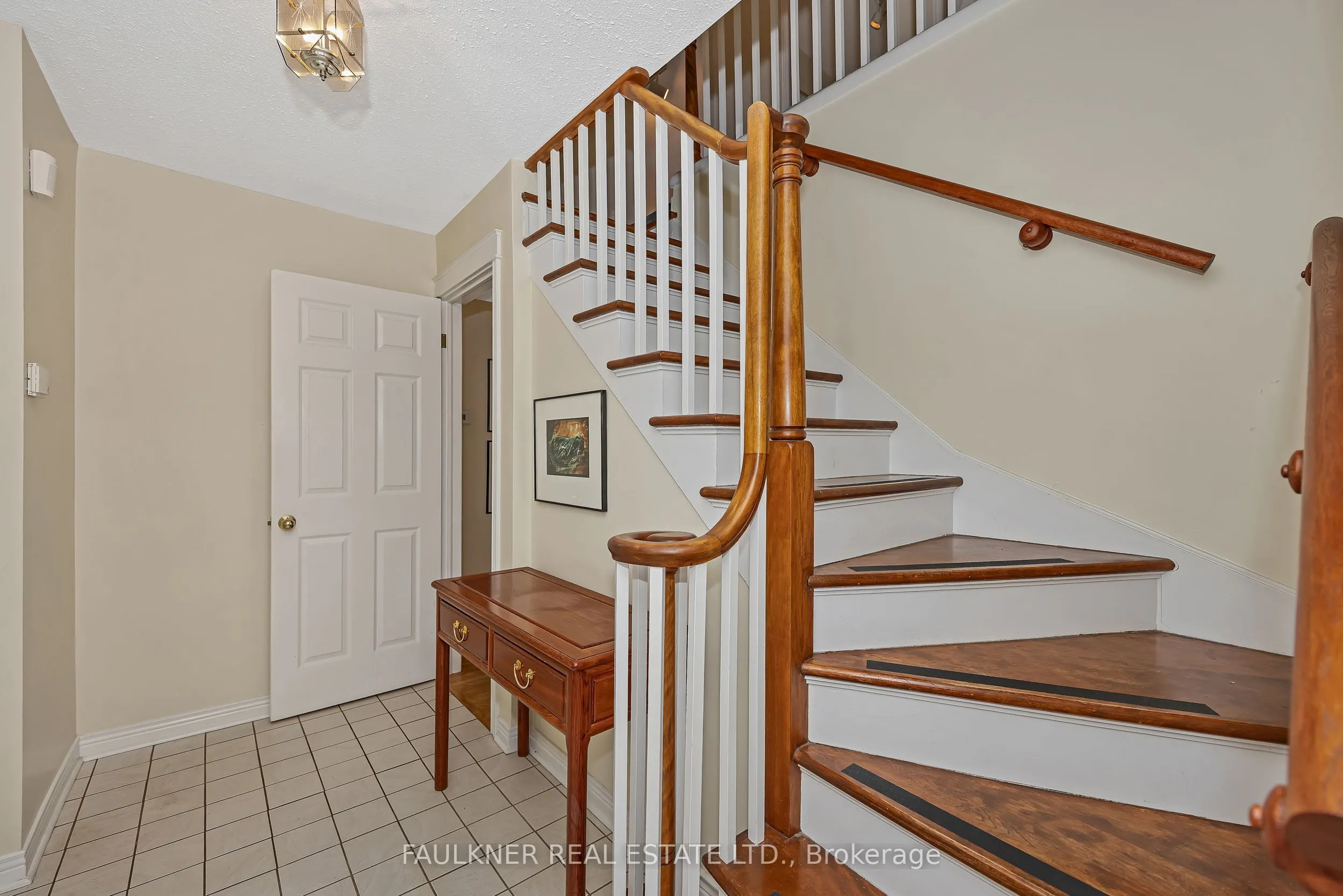 412 Thessaly Circle
