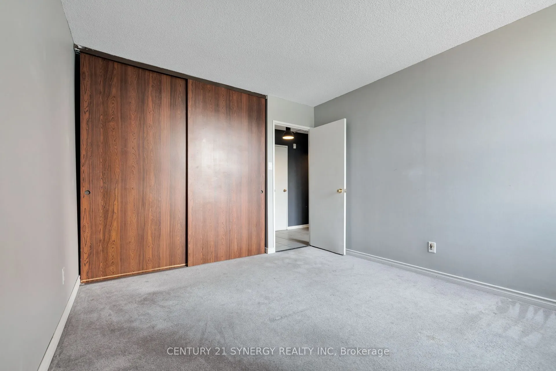 2000 Jasmine Crescent, #412