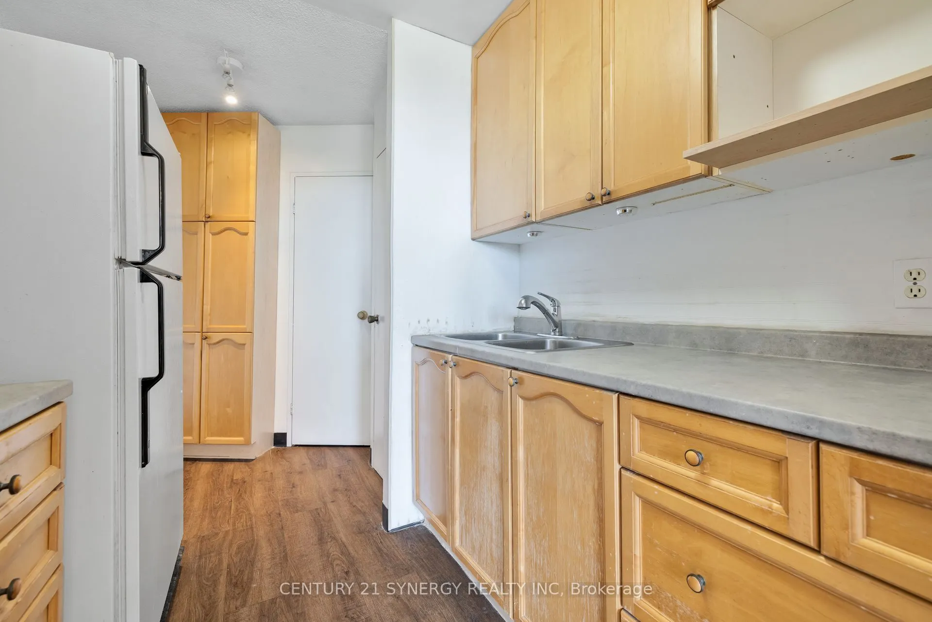 2000 Jasmine Crescent, #412