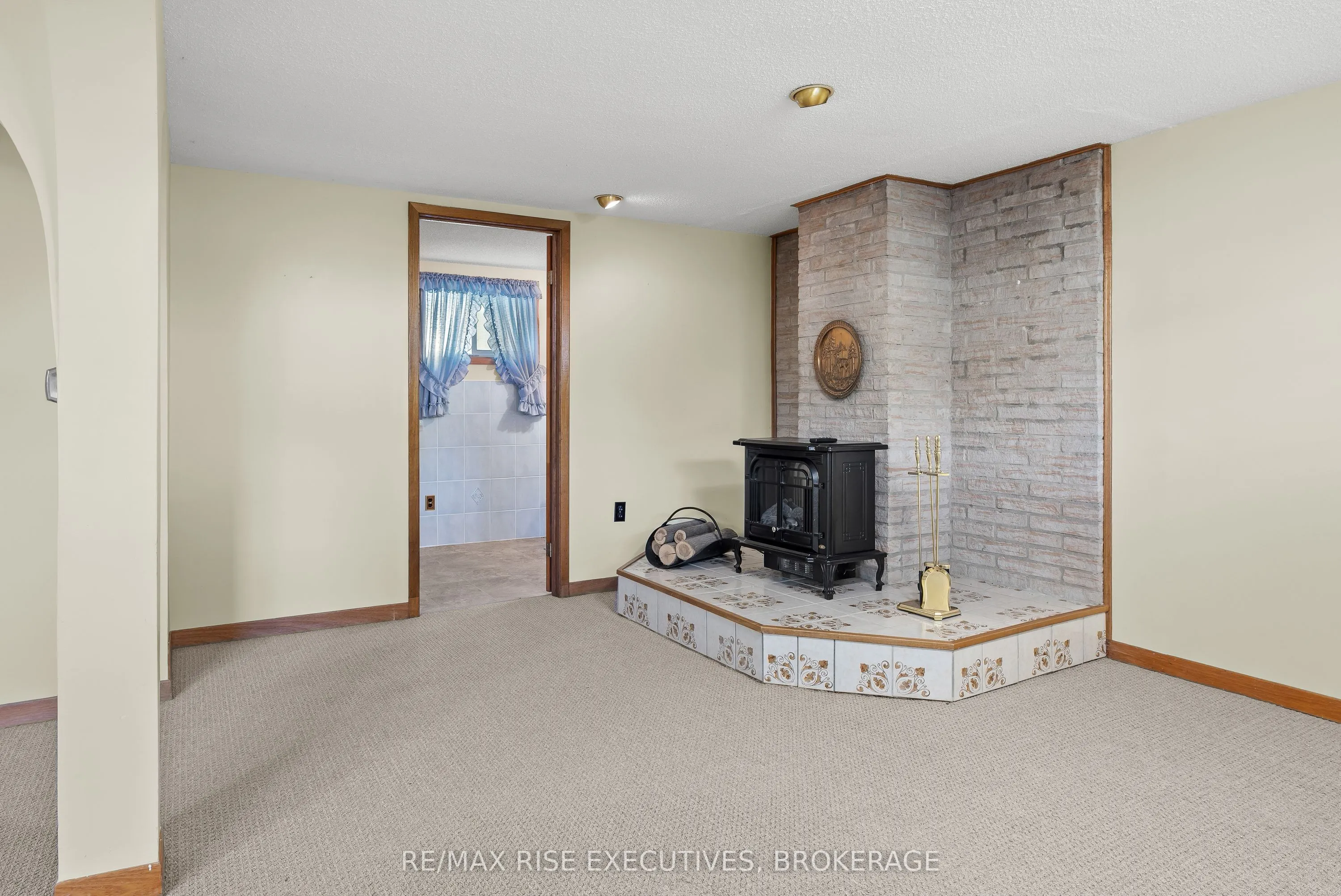 2212 Battersea Road