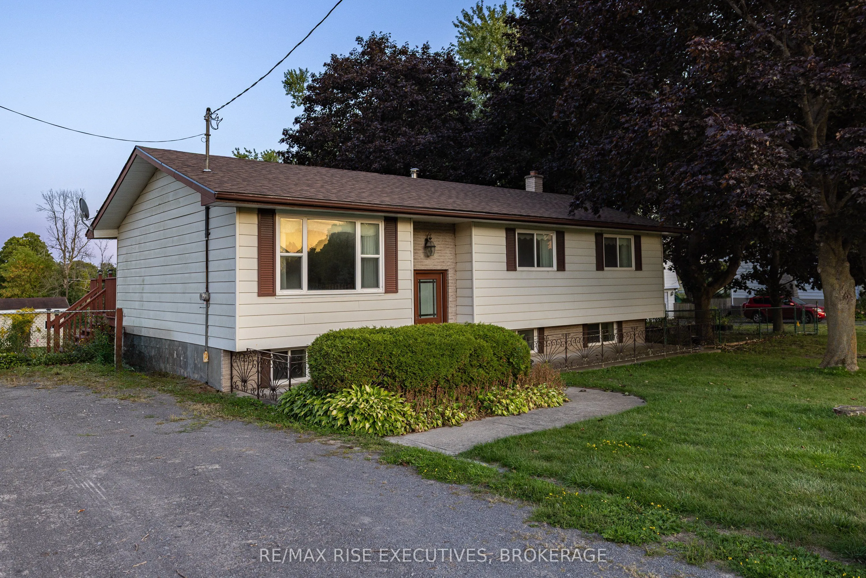 2212 Battersea Road