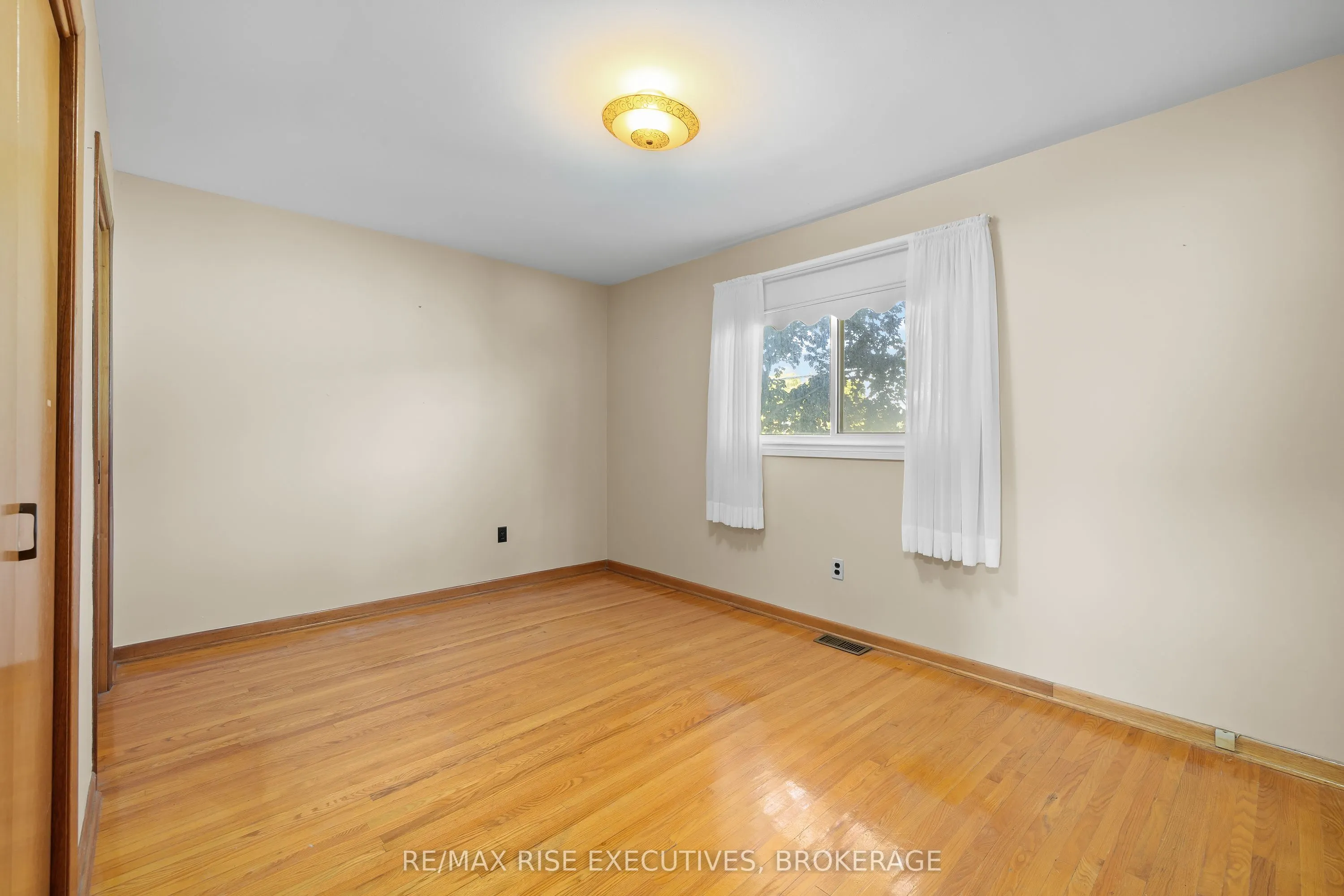 2212 Battersea Road
