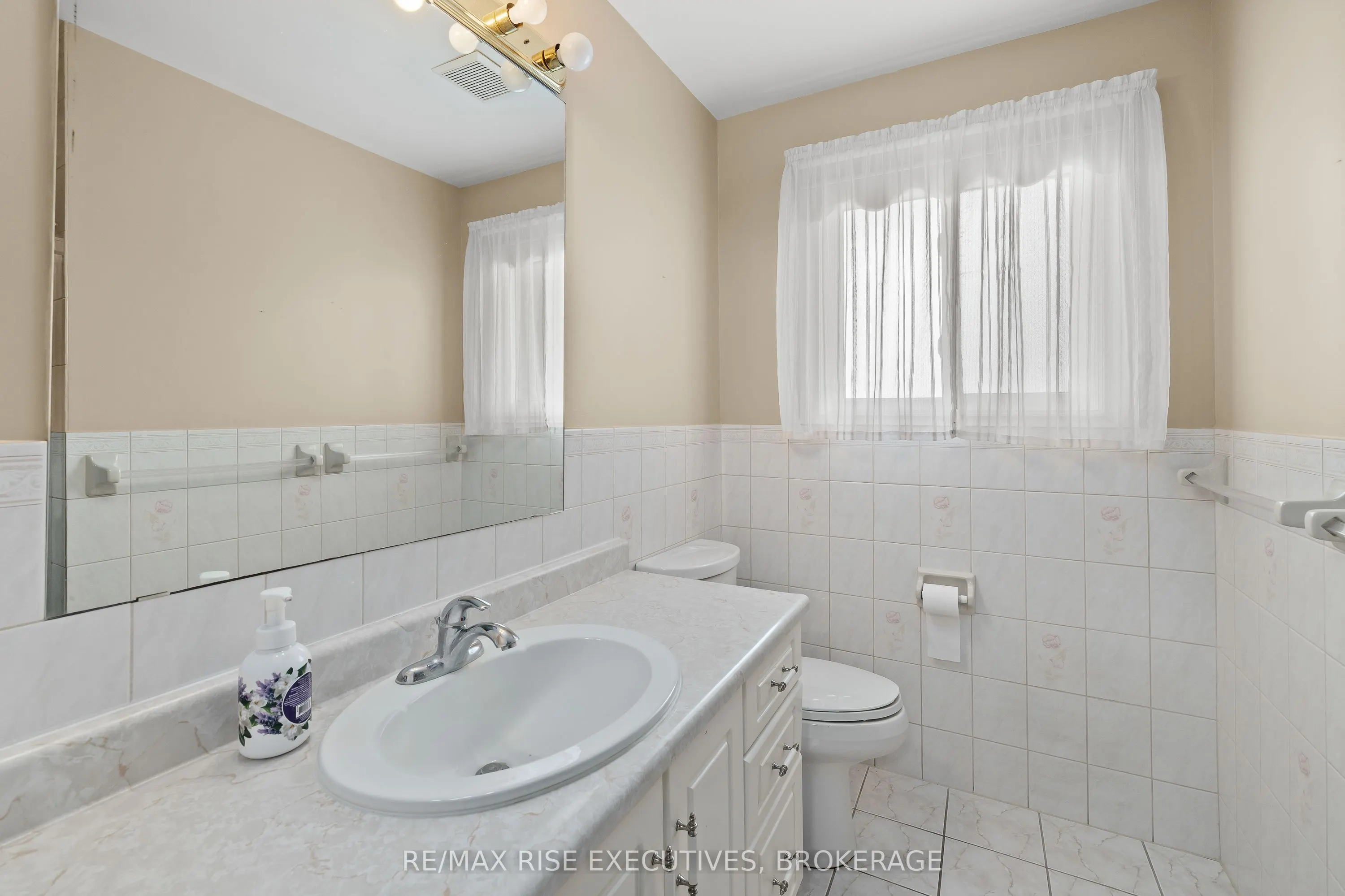 2212 Battersea Road