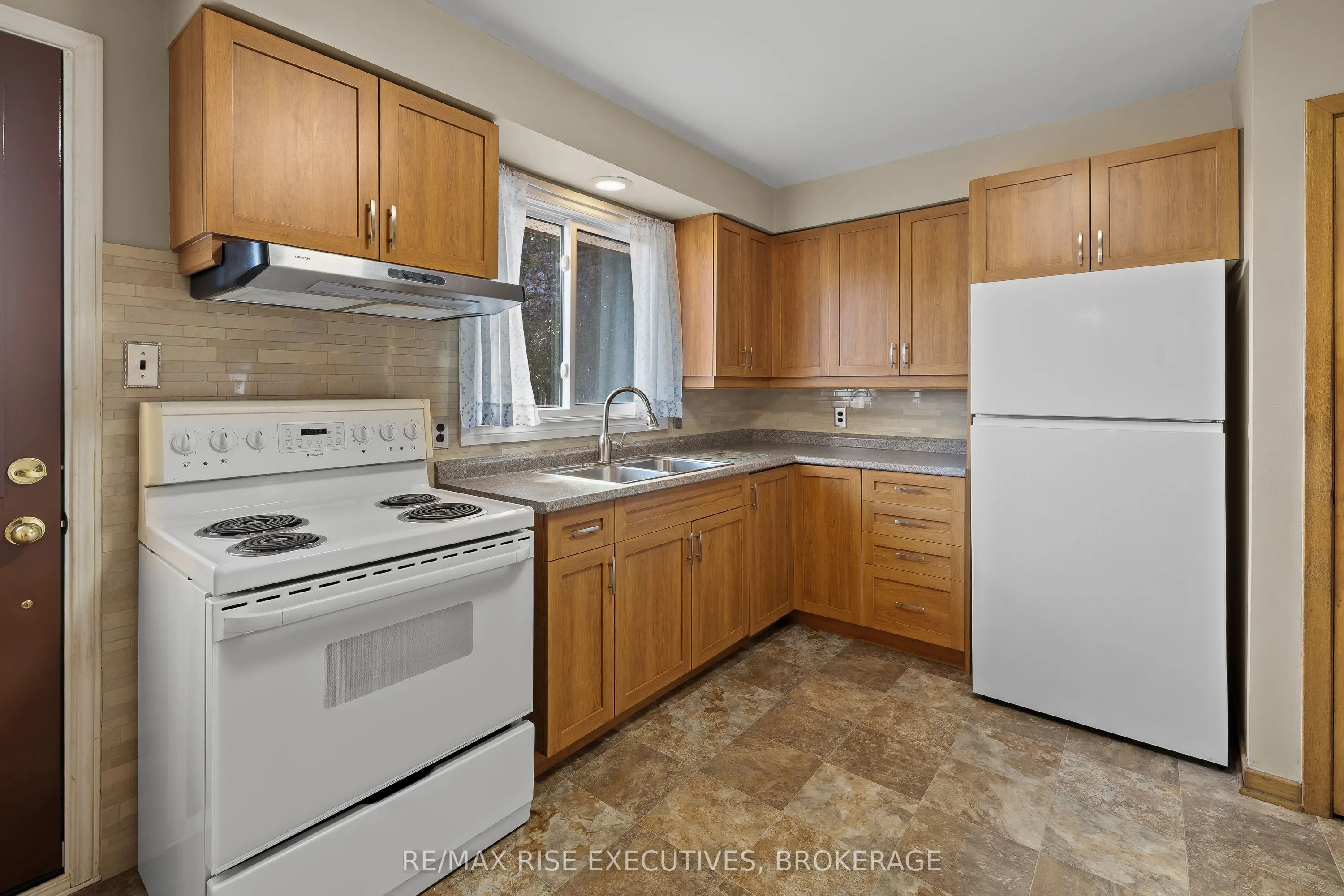 2212 Battersea Road