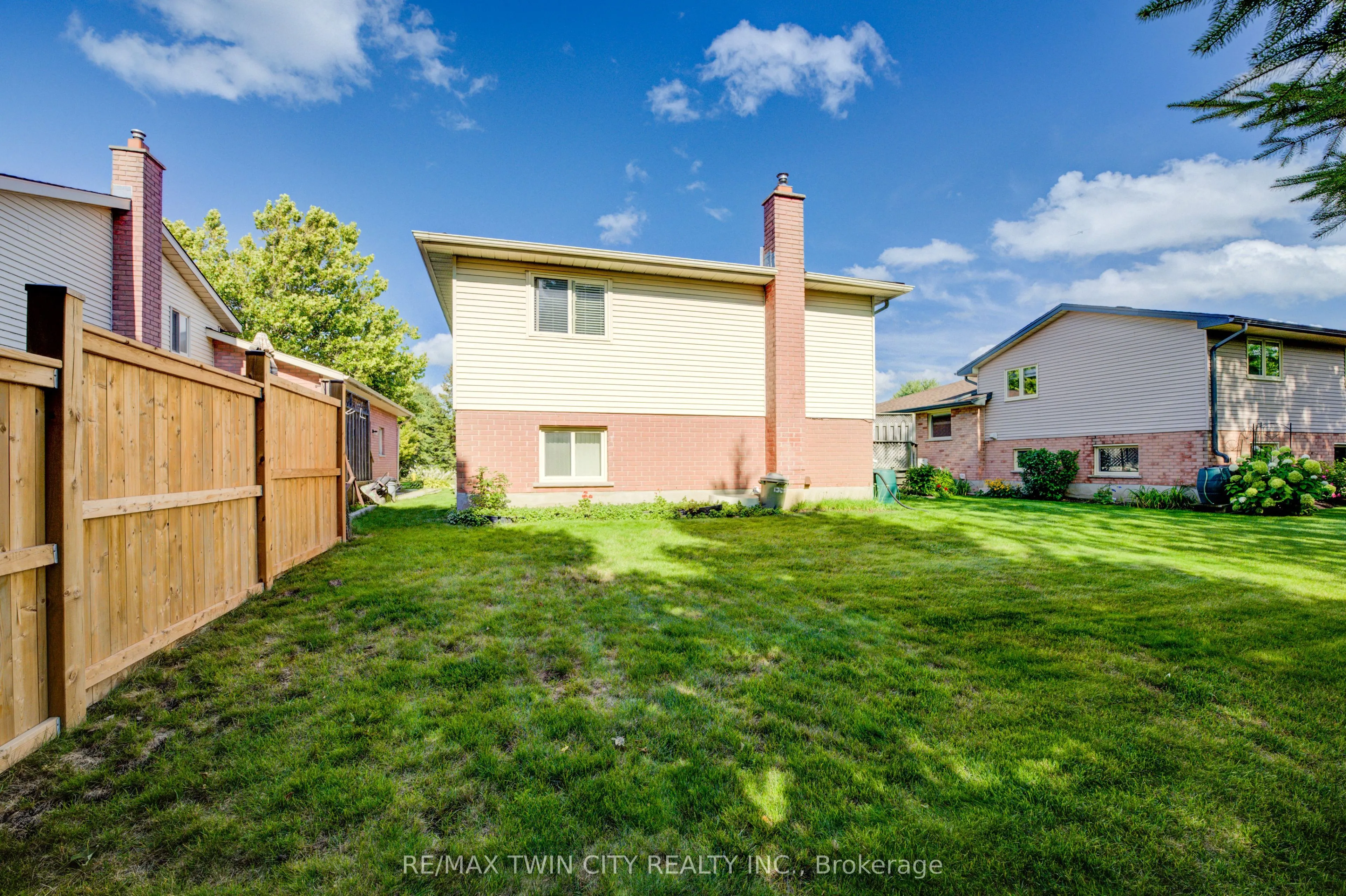 489 Northlake Drive