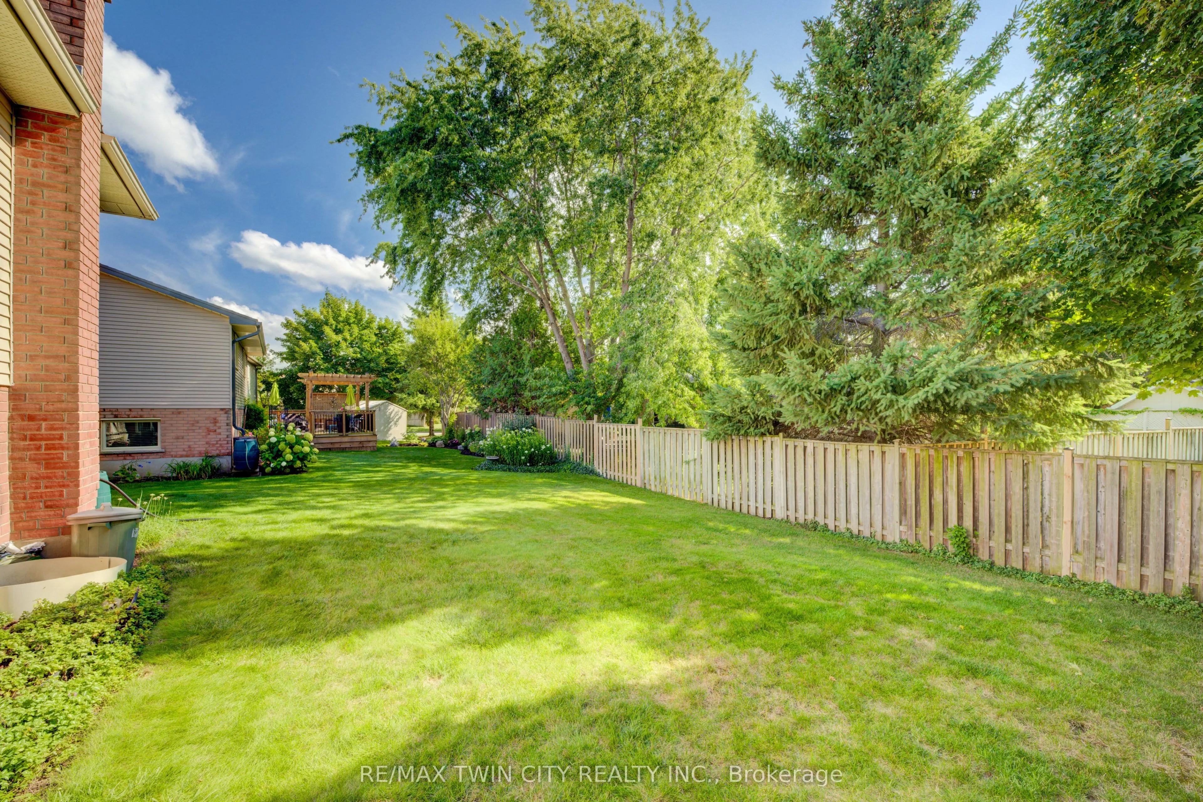 489 Northlake Drive