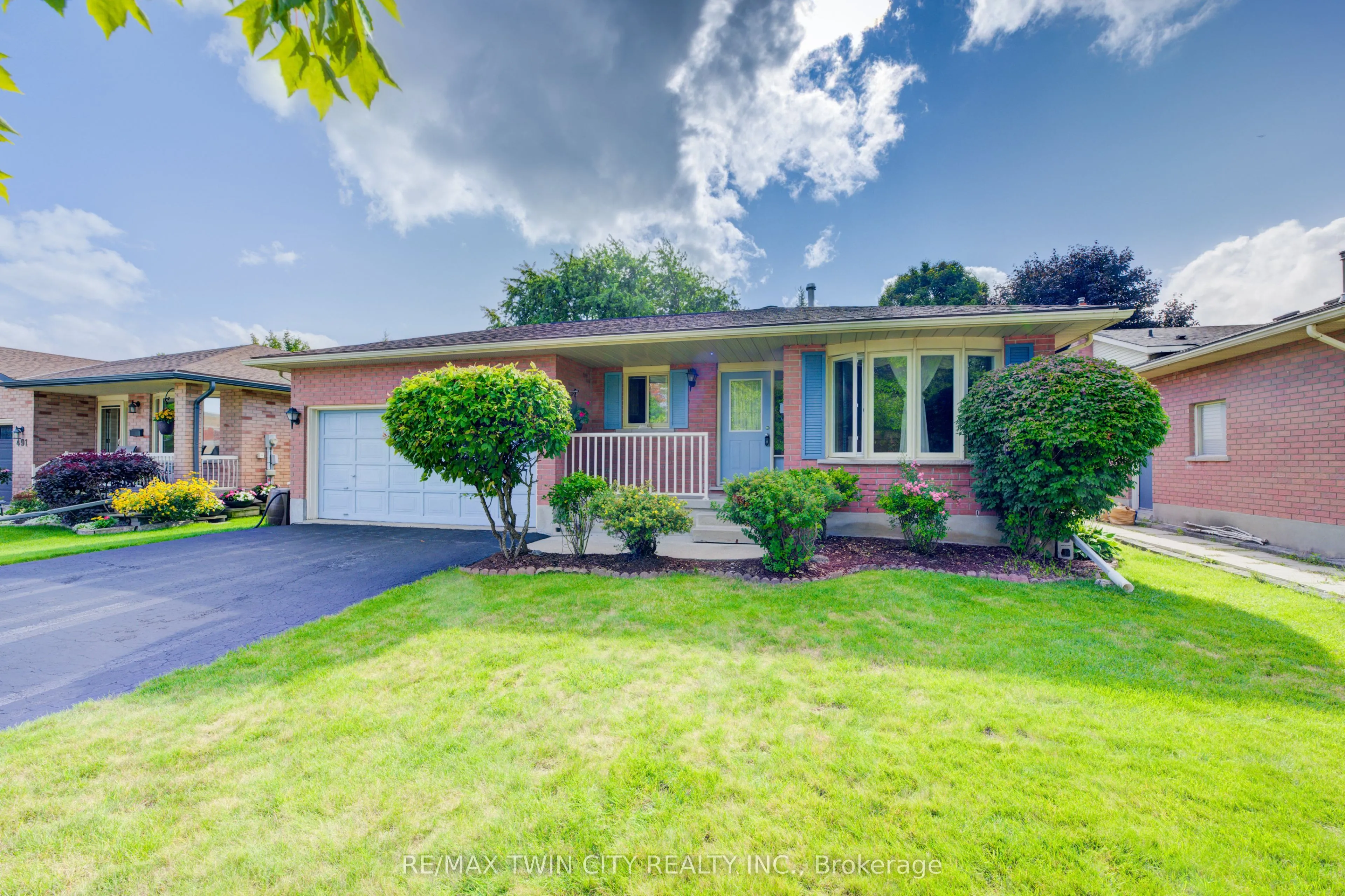 489 Northlake Drive