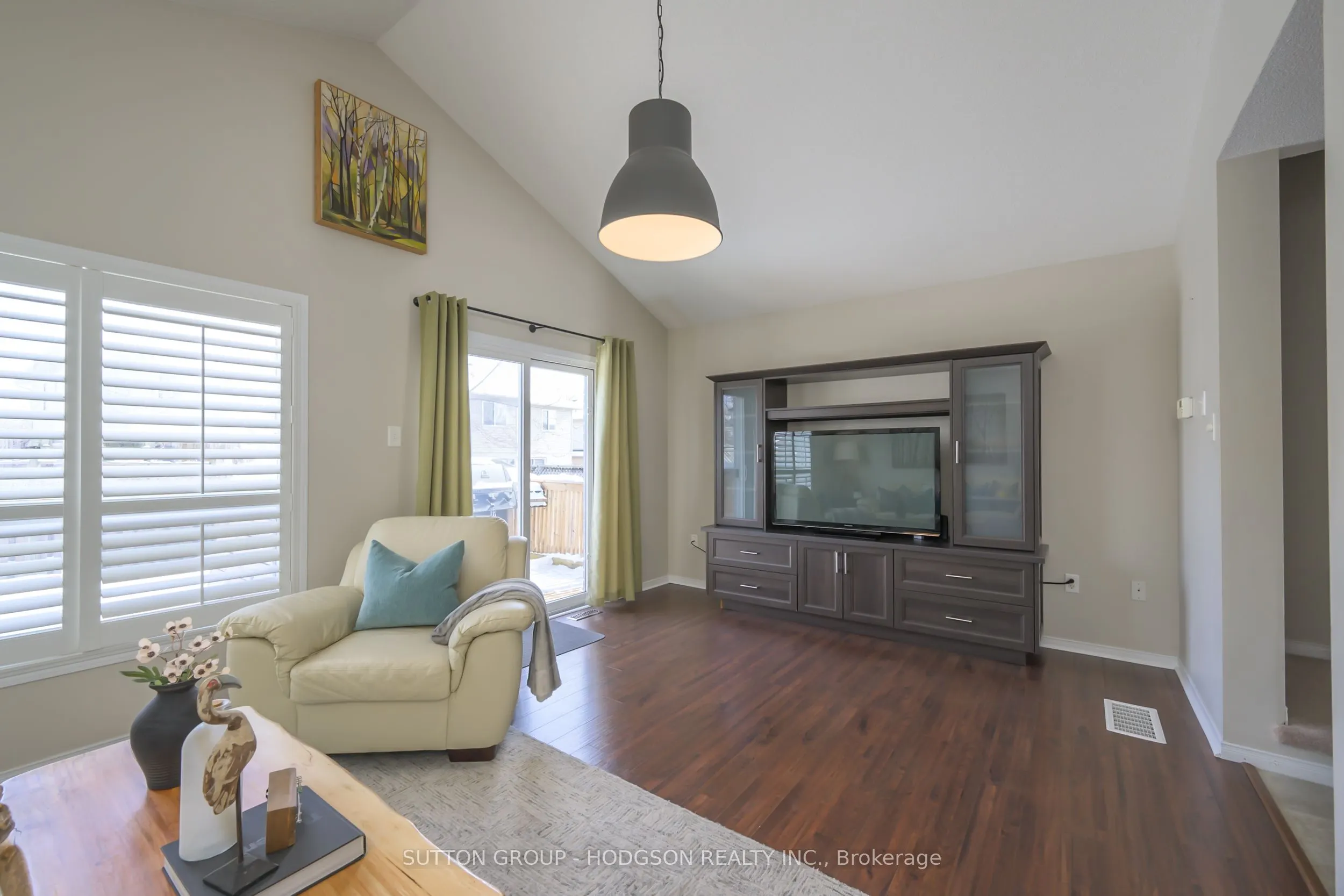 1934 Bloom Crescent
