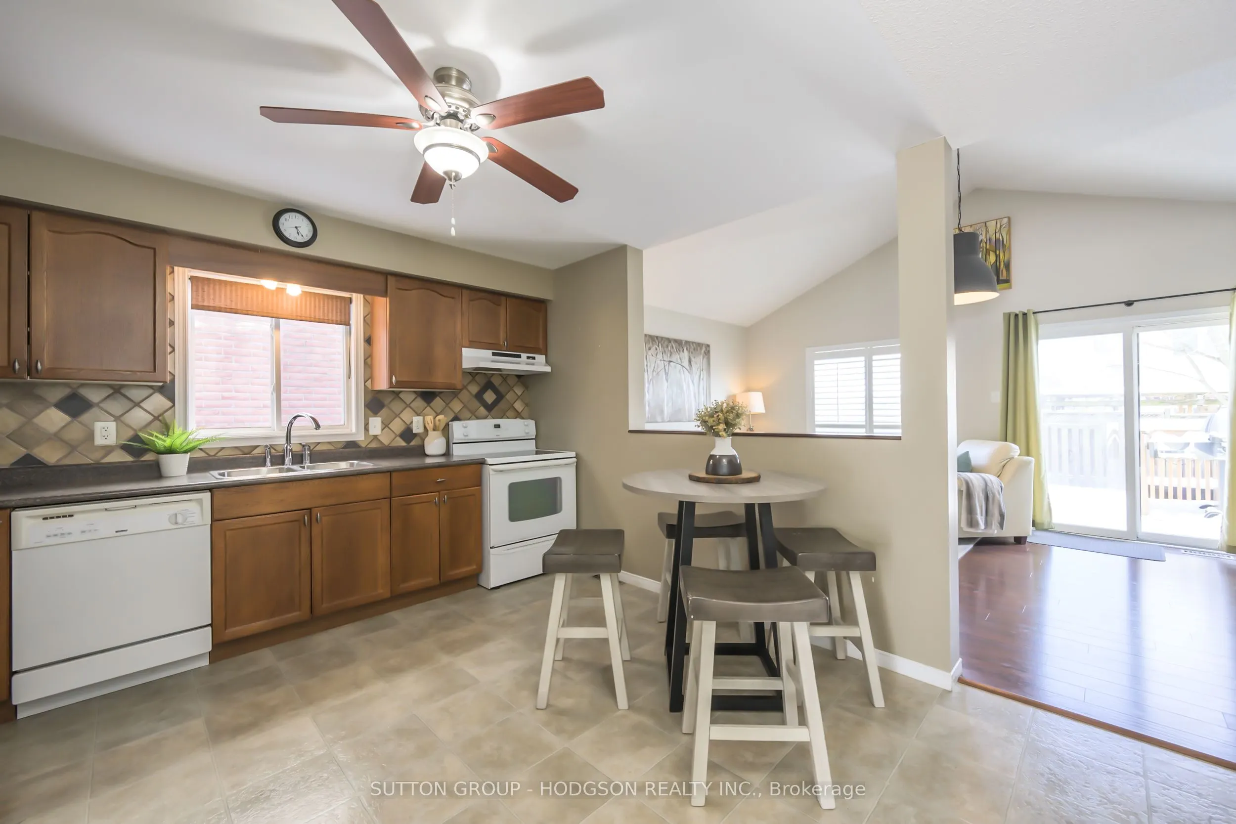 1934 Bloom Crescent