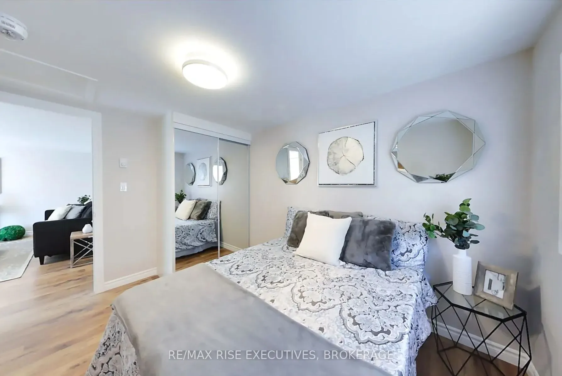 19 Kent Street, #2