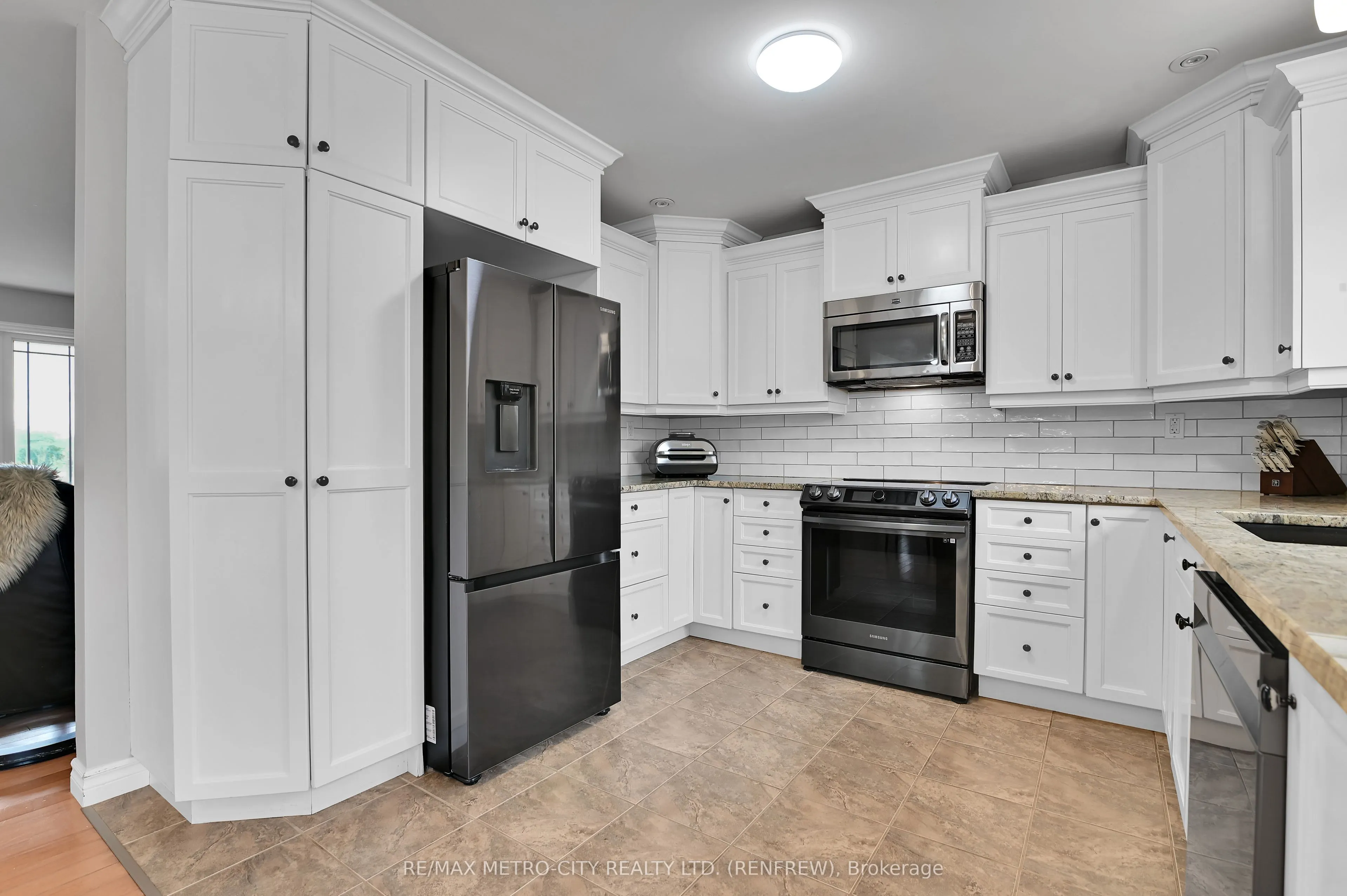 35 Lakeridge Trail