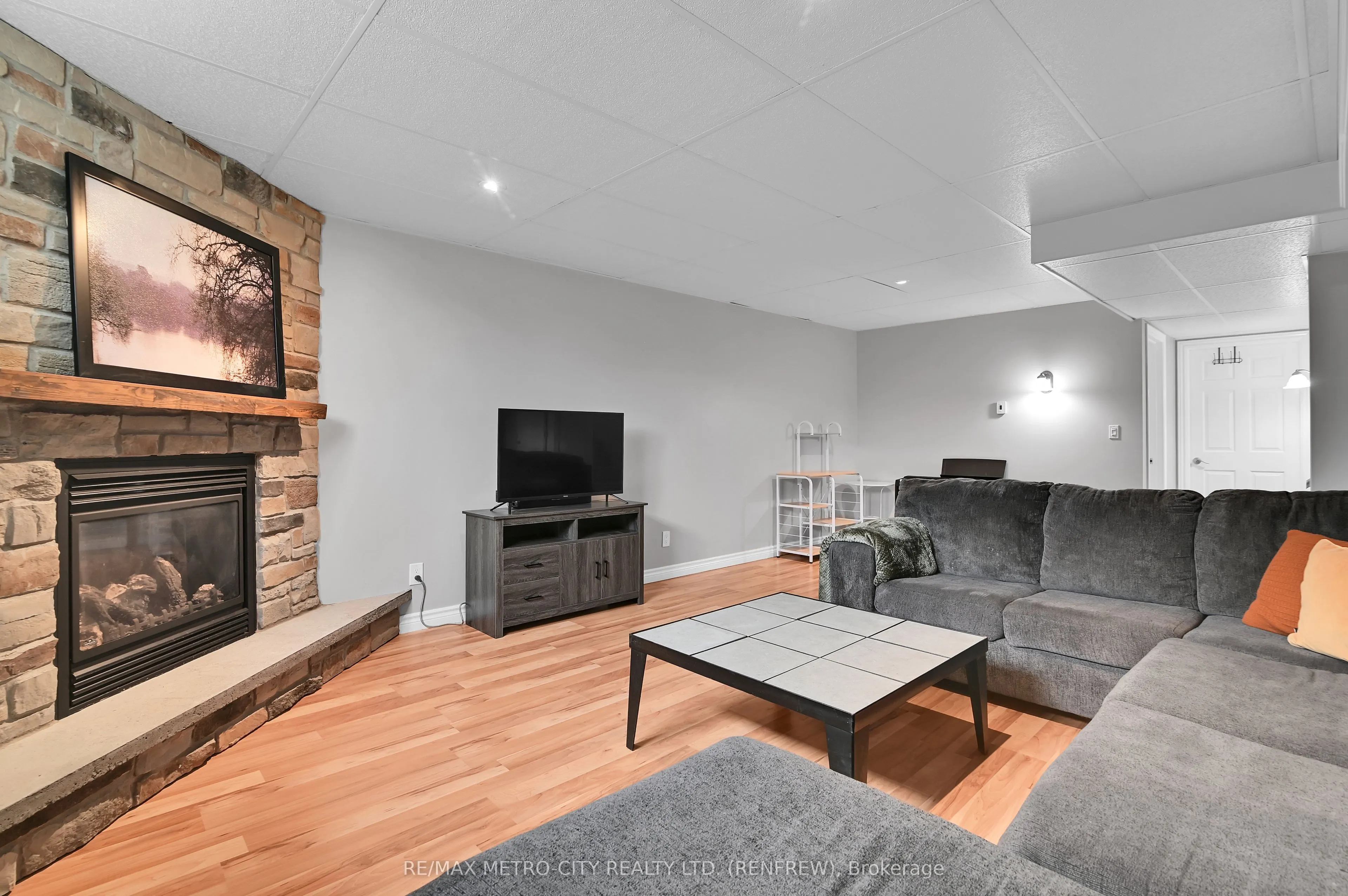 35 Lakeridge Trail