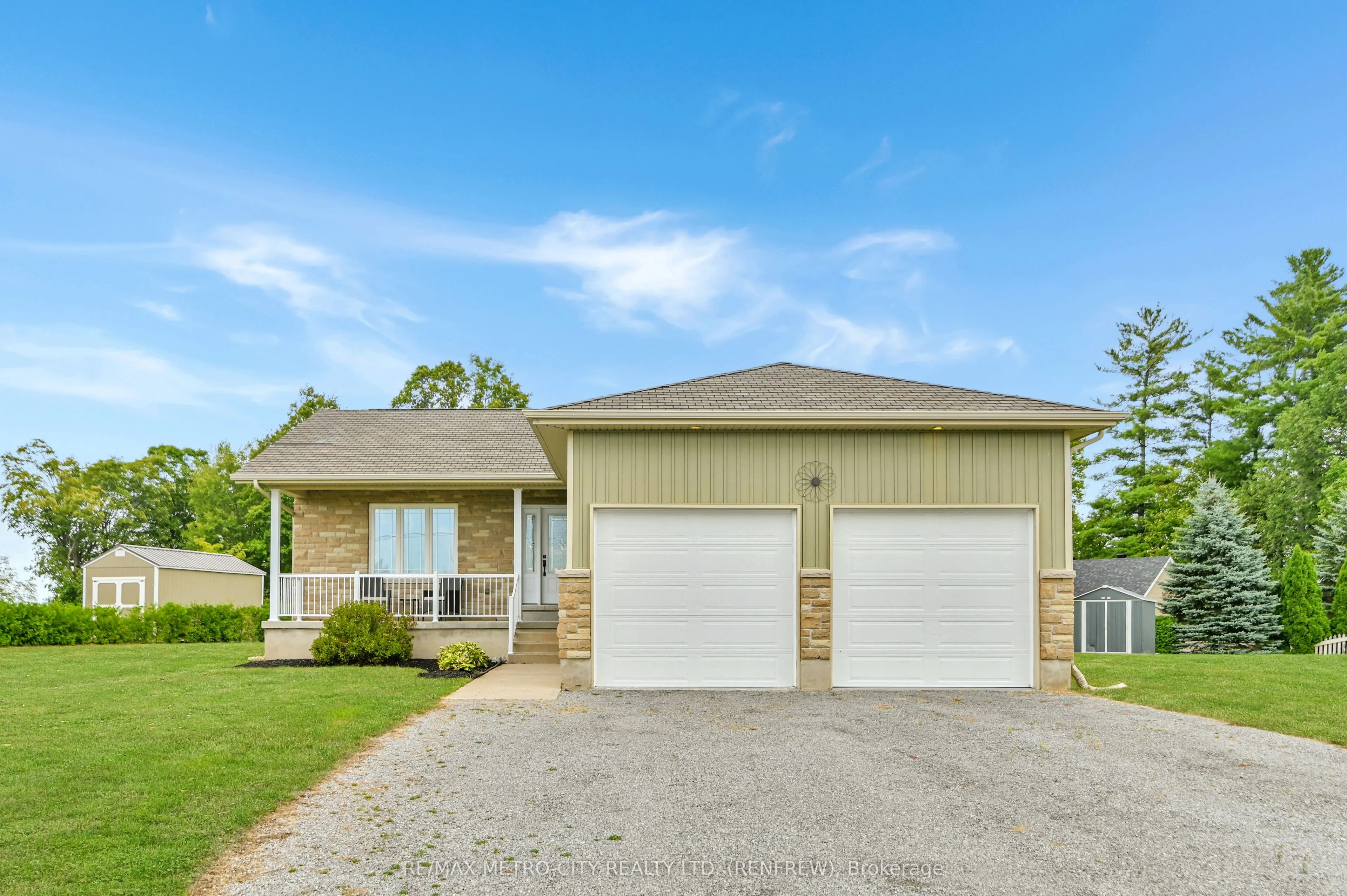 35 Lakeridge Trail