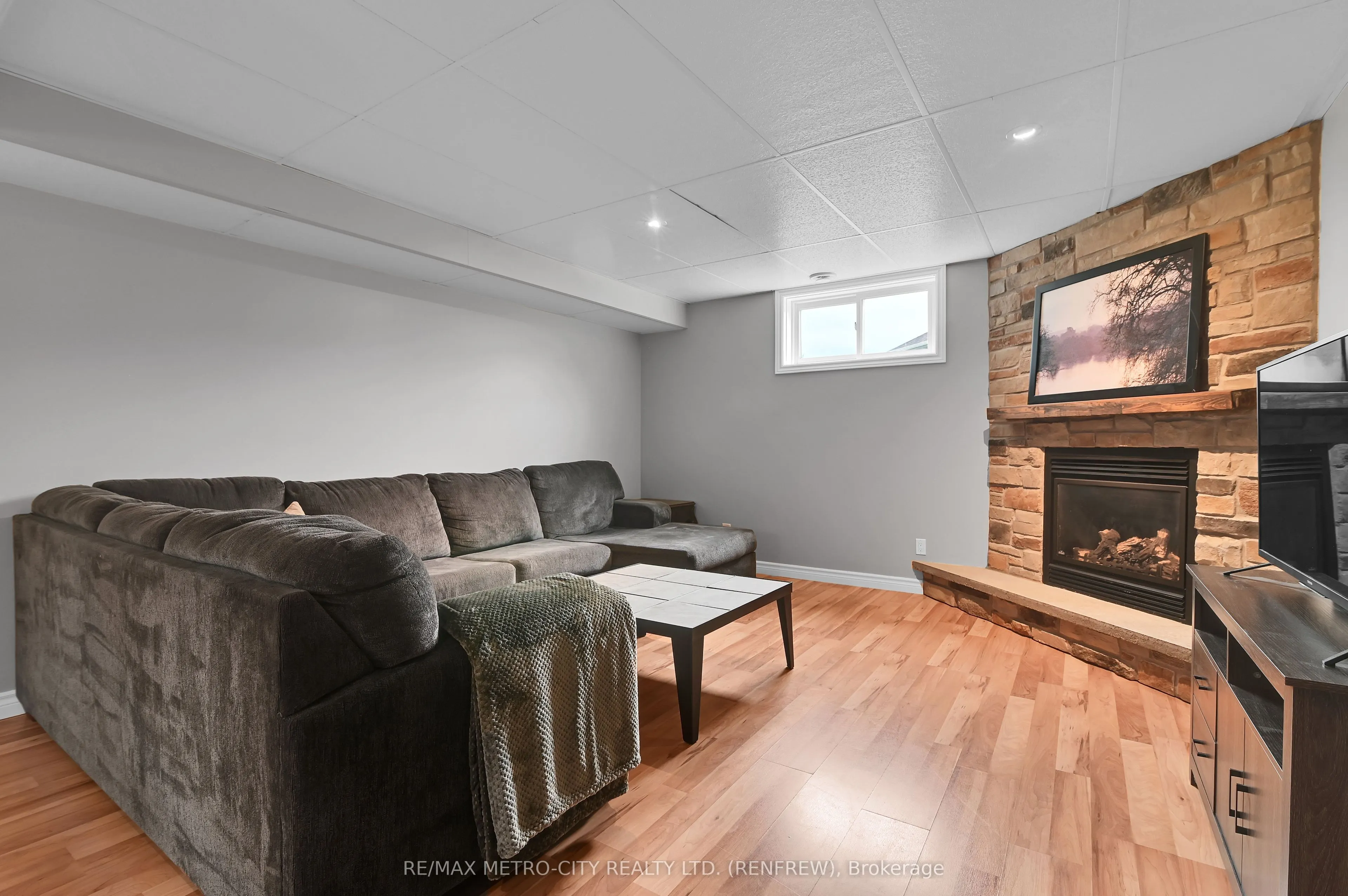 35 Lakeridge Trail