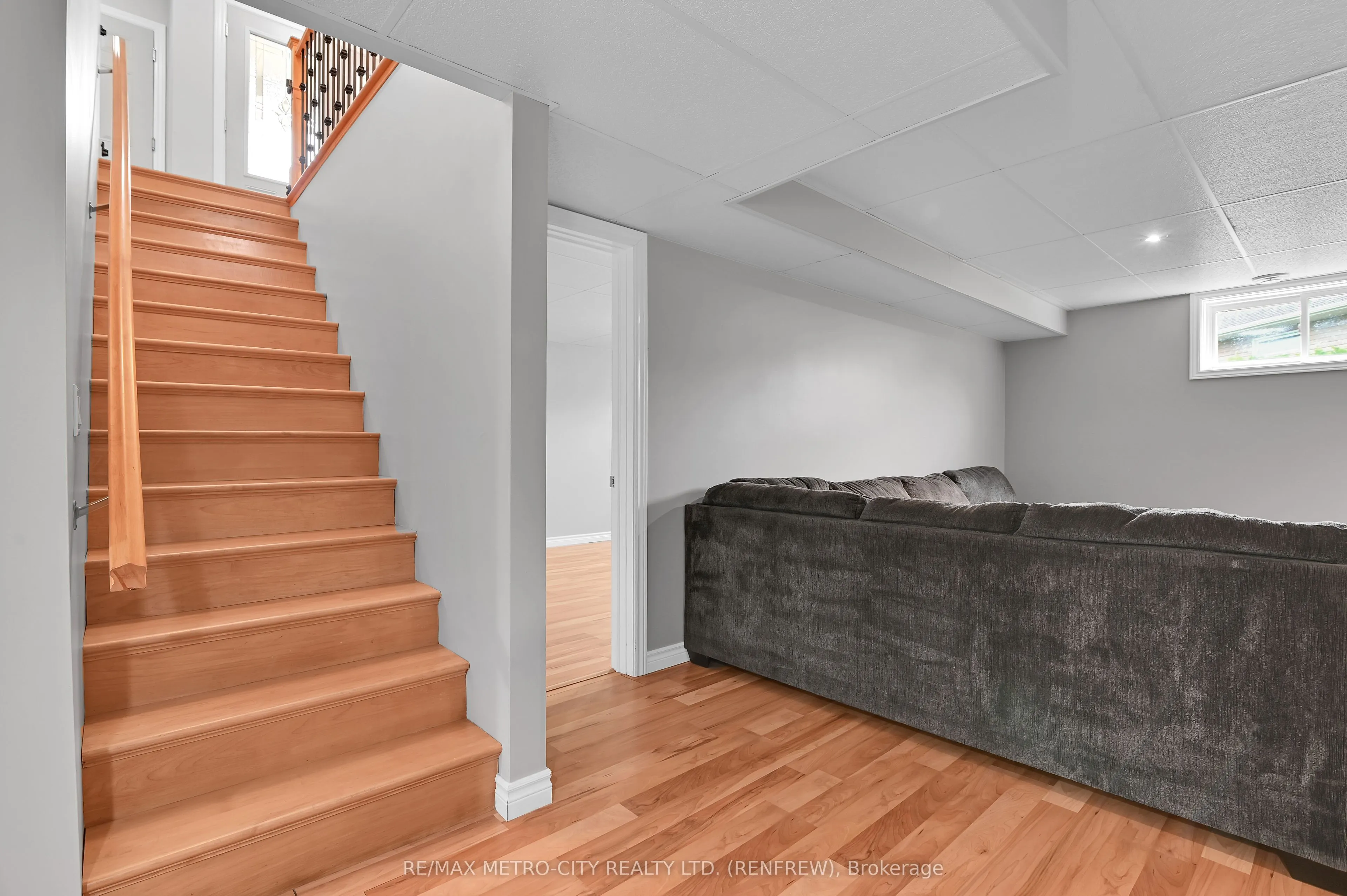 35 Lakeridge Trail