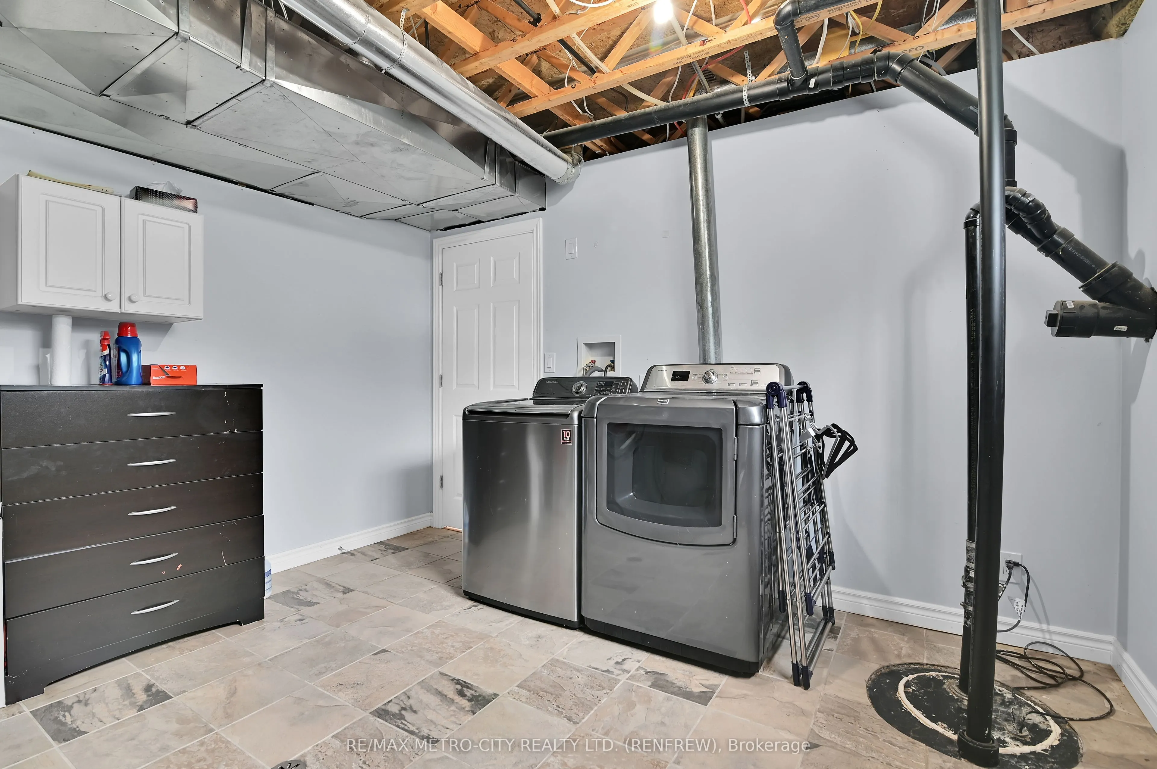 35 Lakeridge Trail