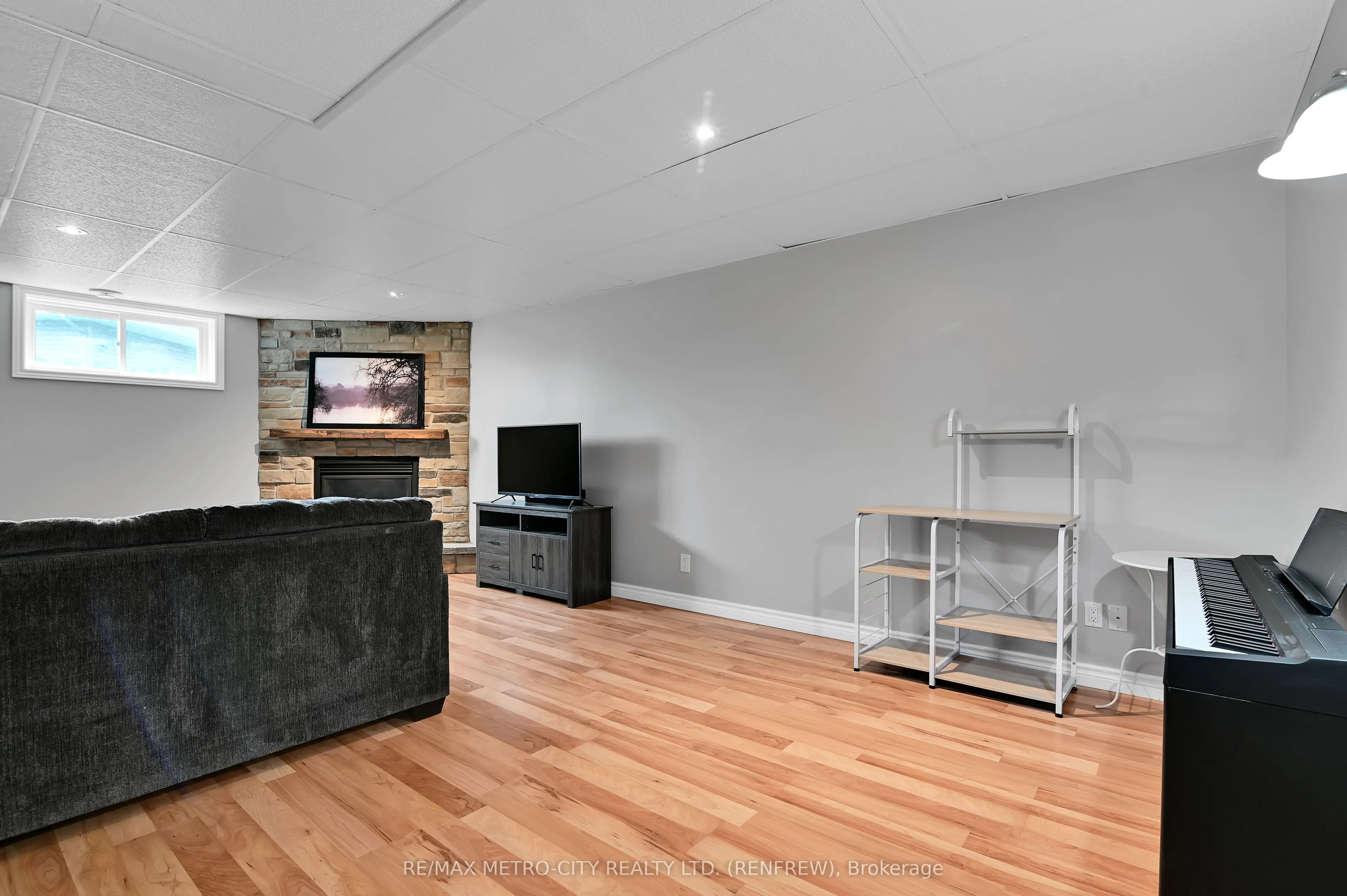 35 Lakeridge Trail