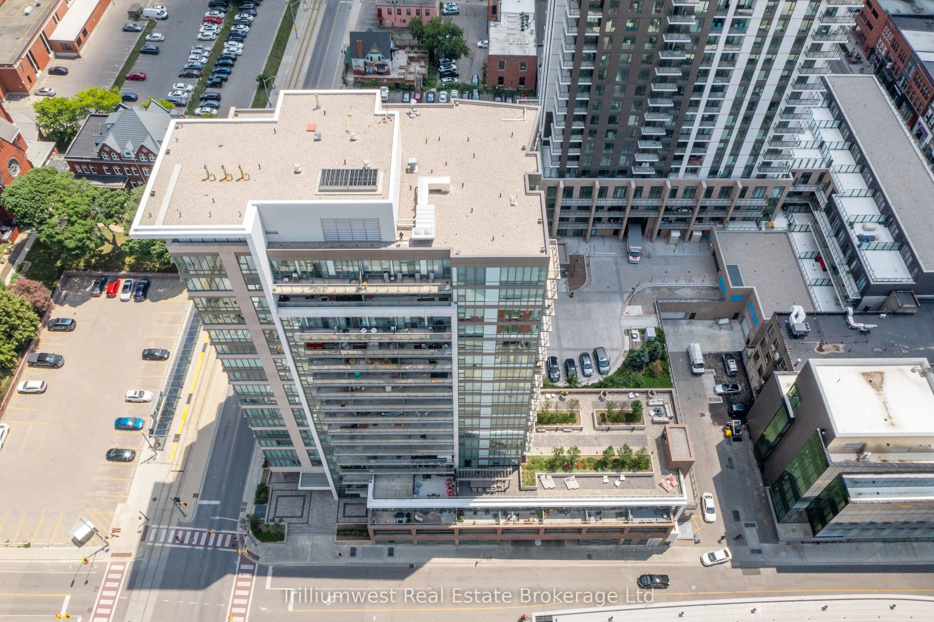 85 Duke Street W, #209
