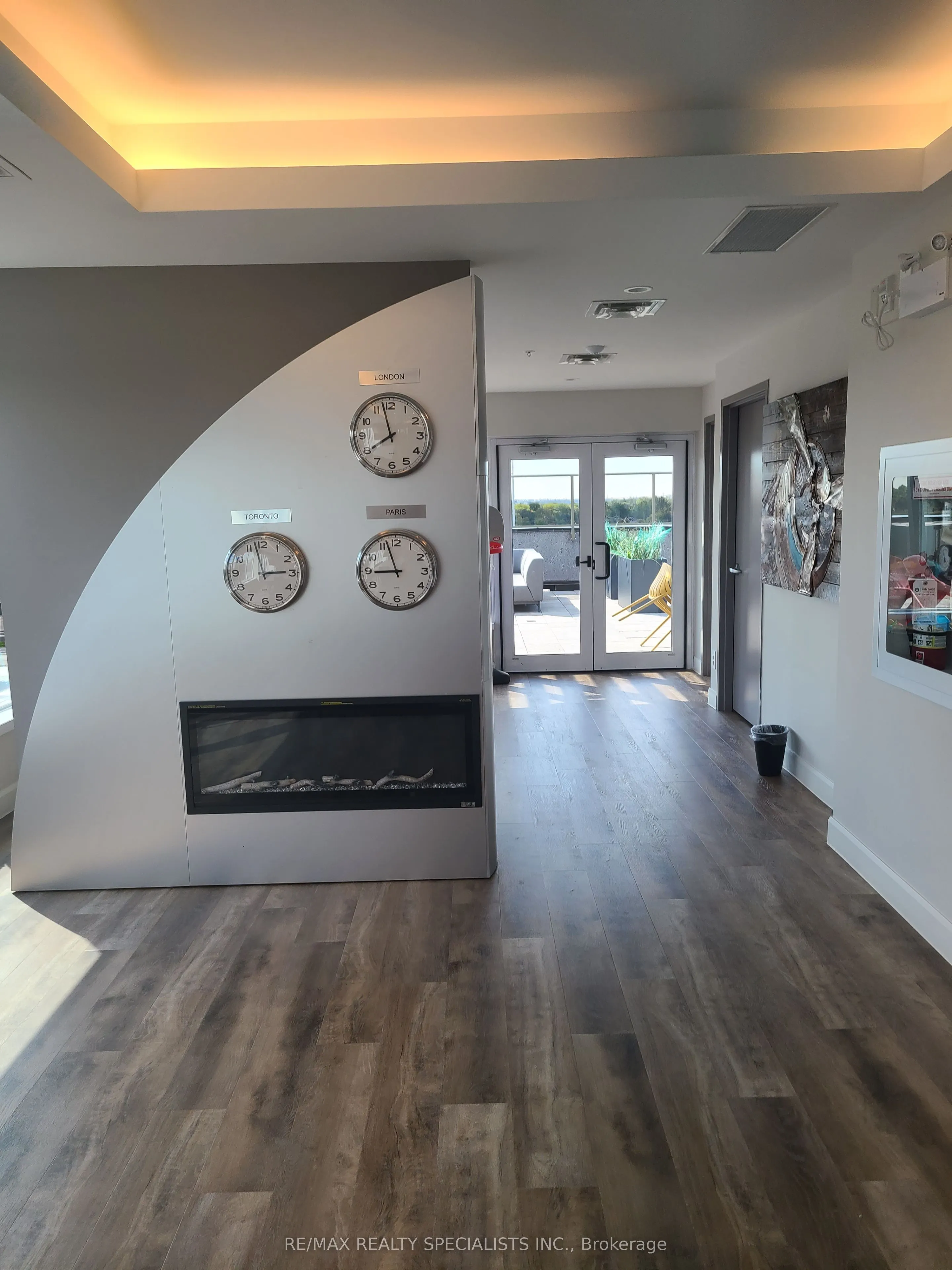 34 Norman Street S, #208