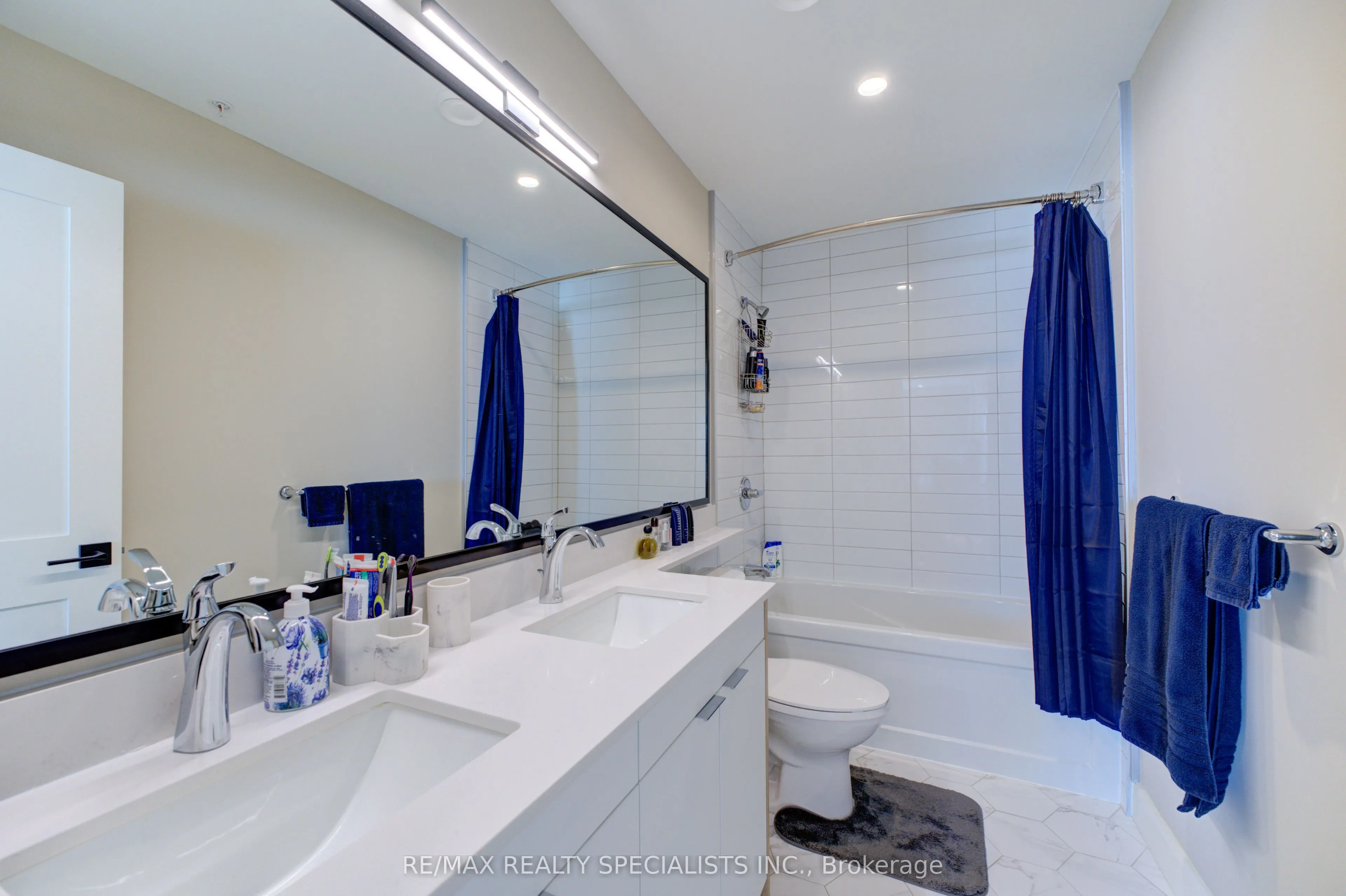 34 Norman Street S, #208