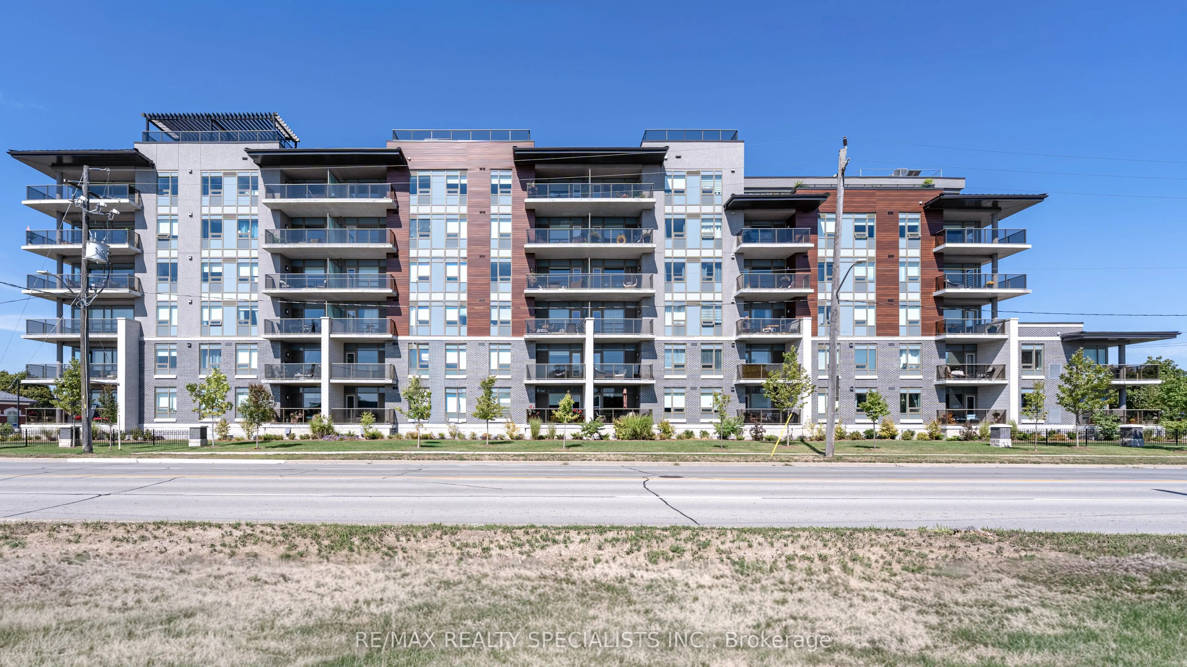 34 Norman Street S, #208